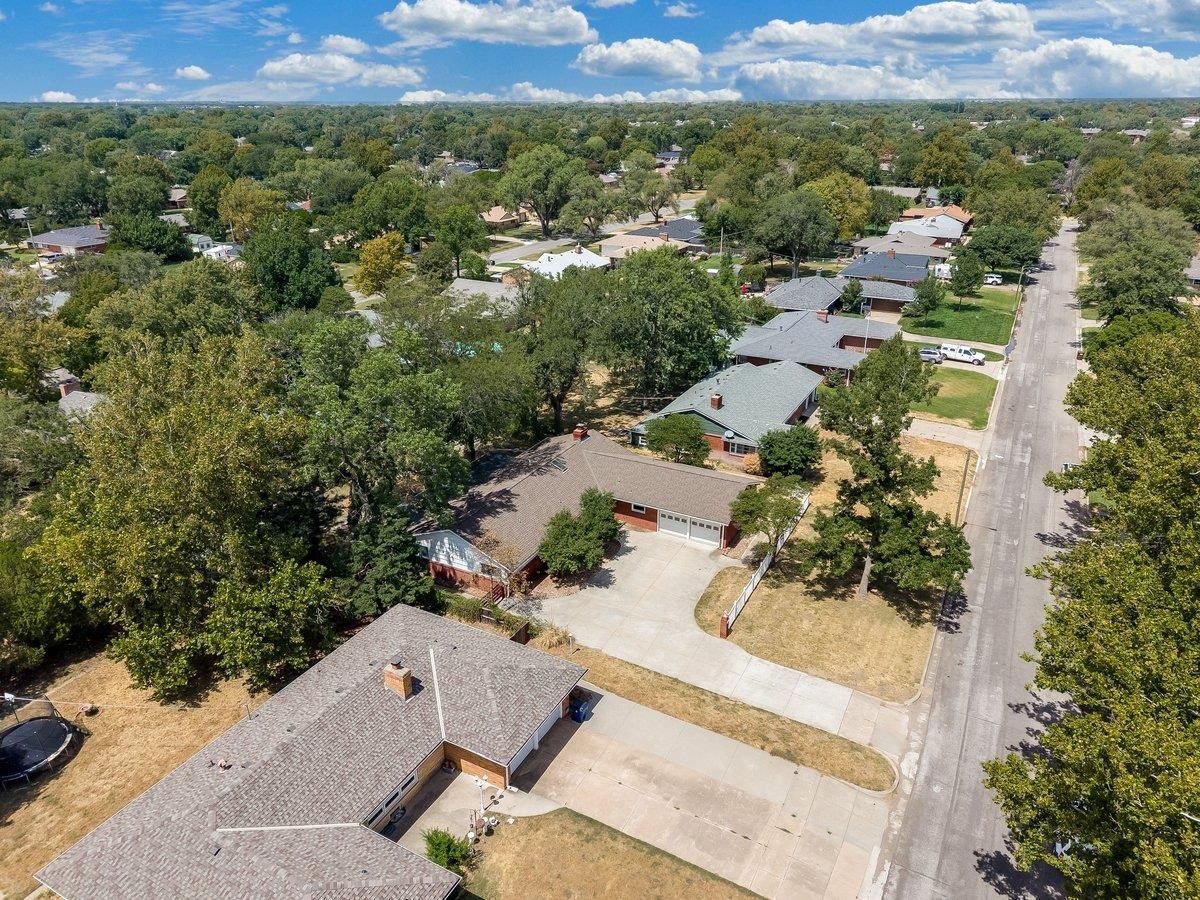 1641 N Womer Dr, Wichita, KS 67203-1537