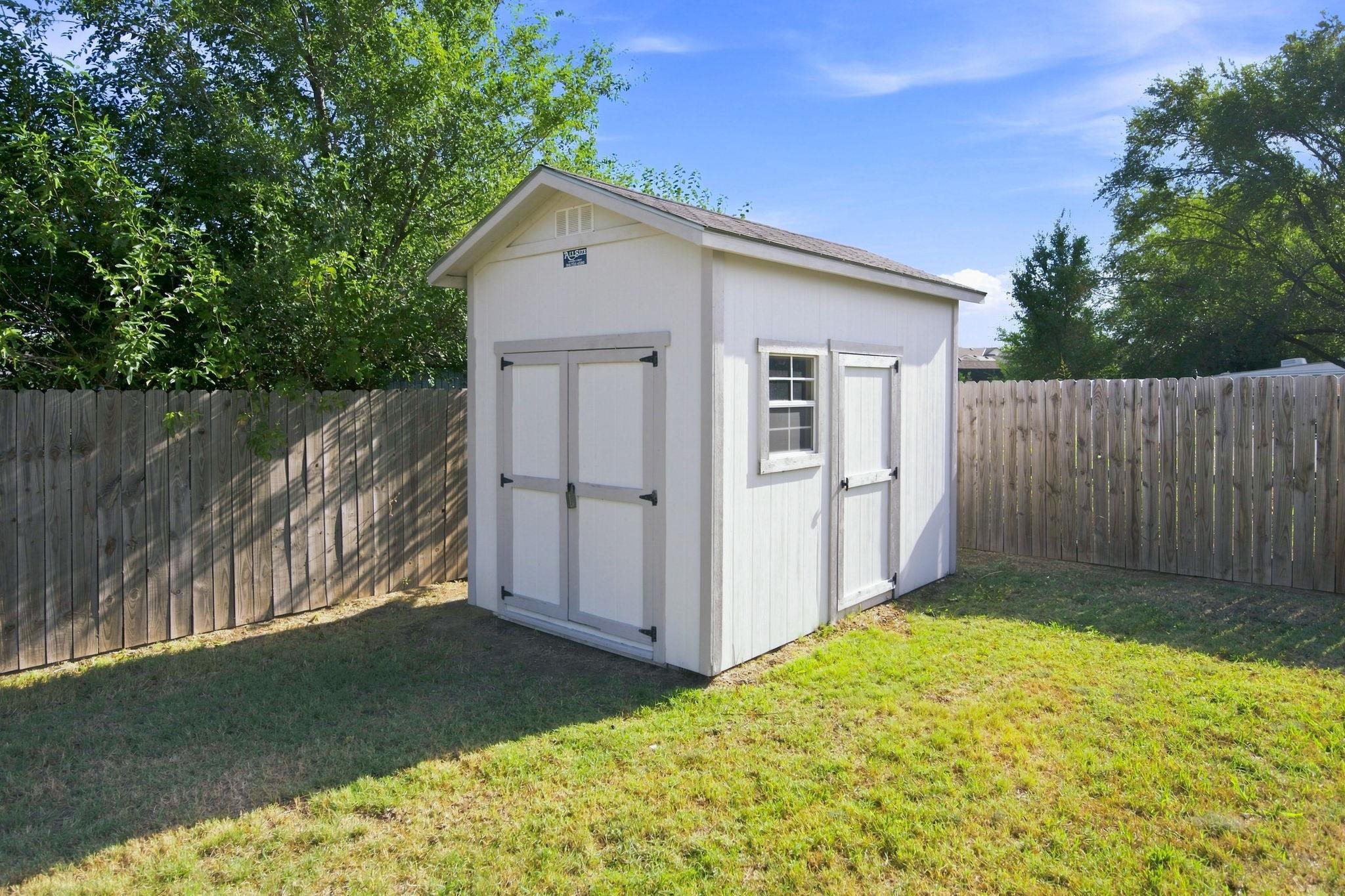 5402 S Victoria Ct, Wichita, KS 67216