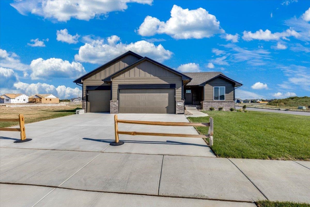 2231 E Arrowhead St, Andover, KS 67002