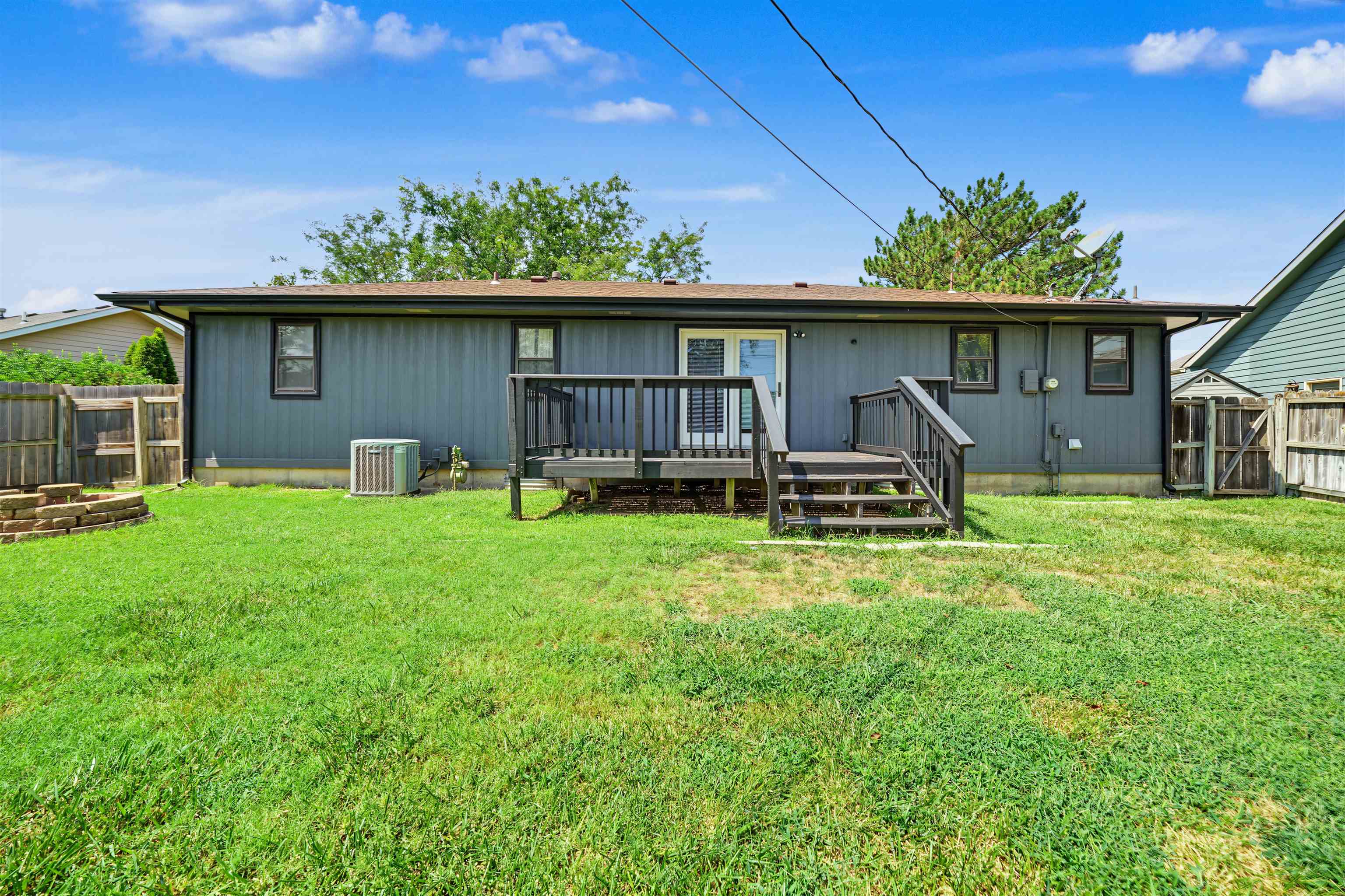 1114 Revere Dr, Salina, KS 67401