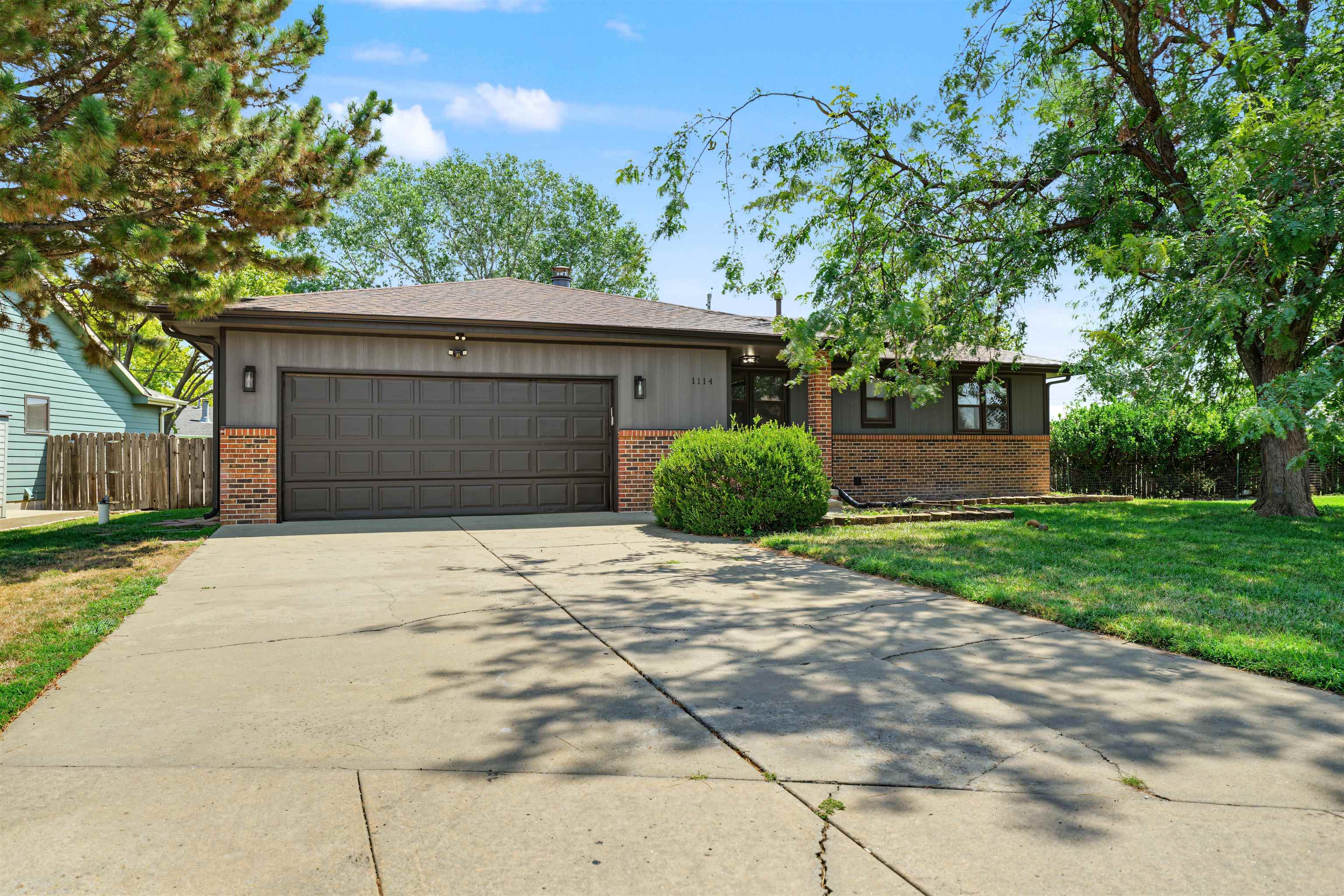 1114 Revere Dr, Salina, KS 67401