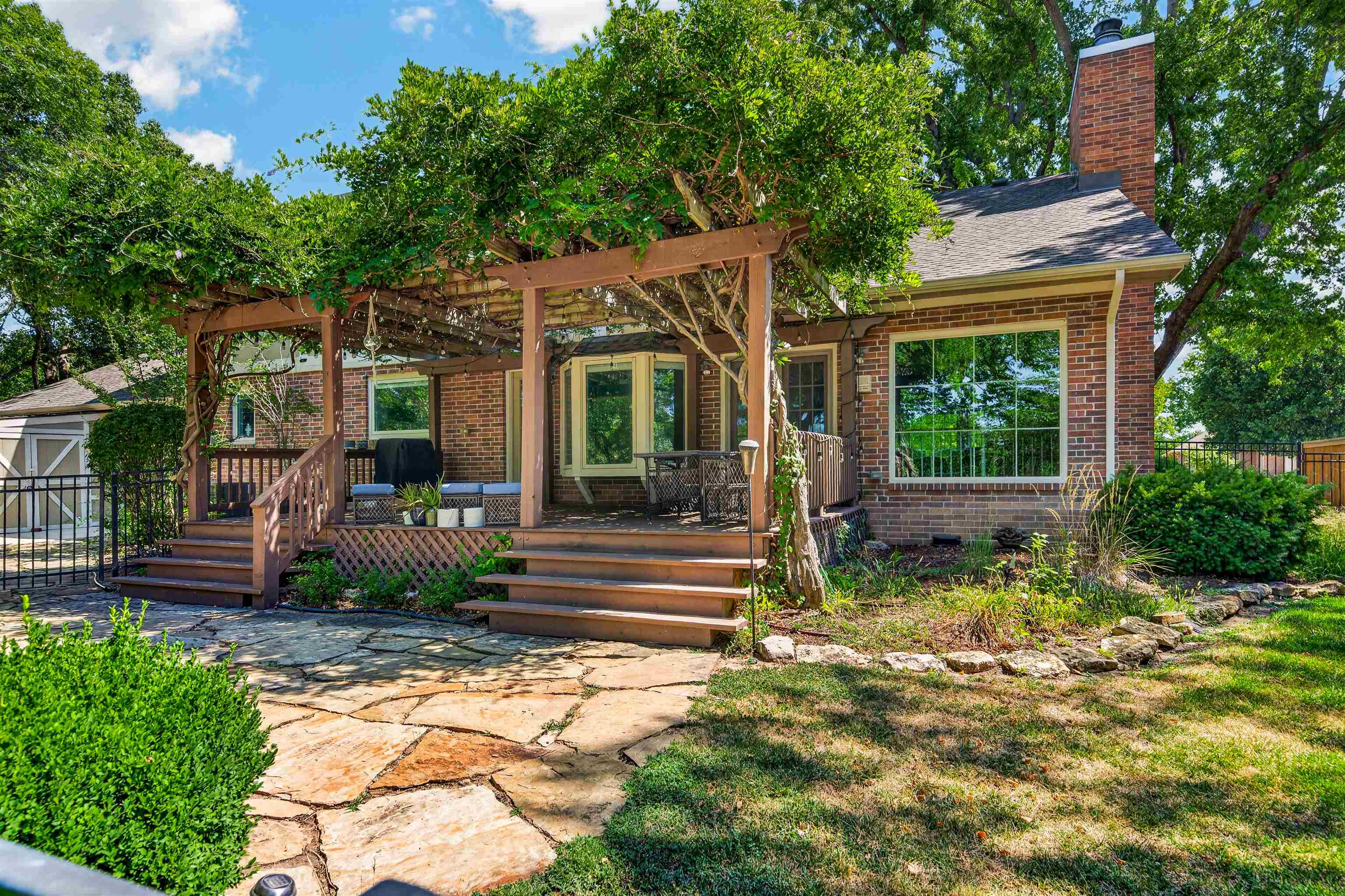 607 N Brookhaven Dr, Wichita, KS 67230