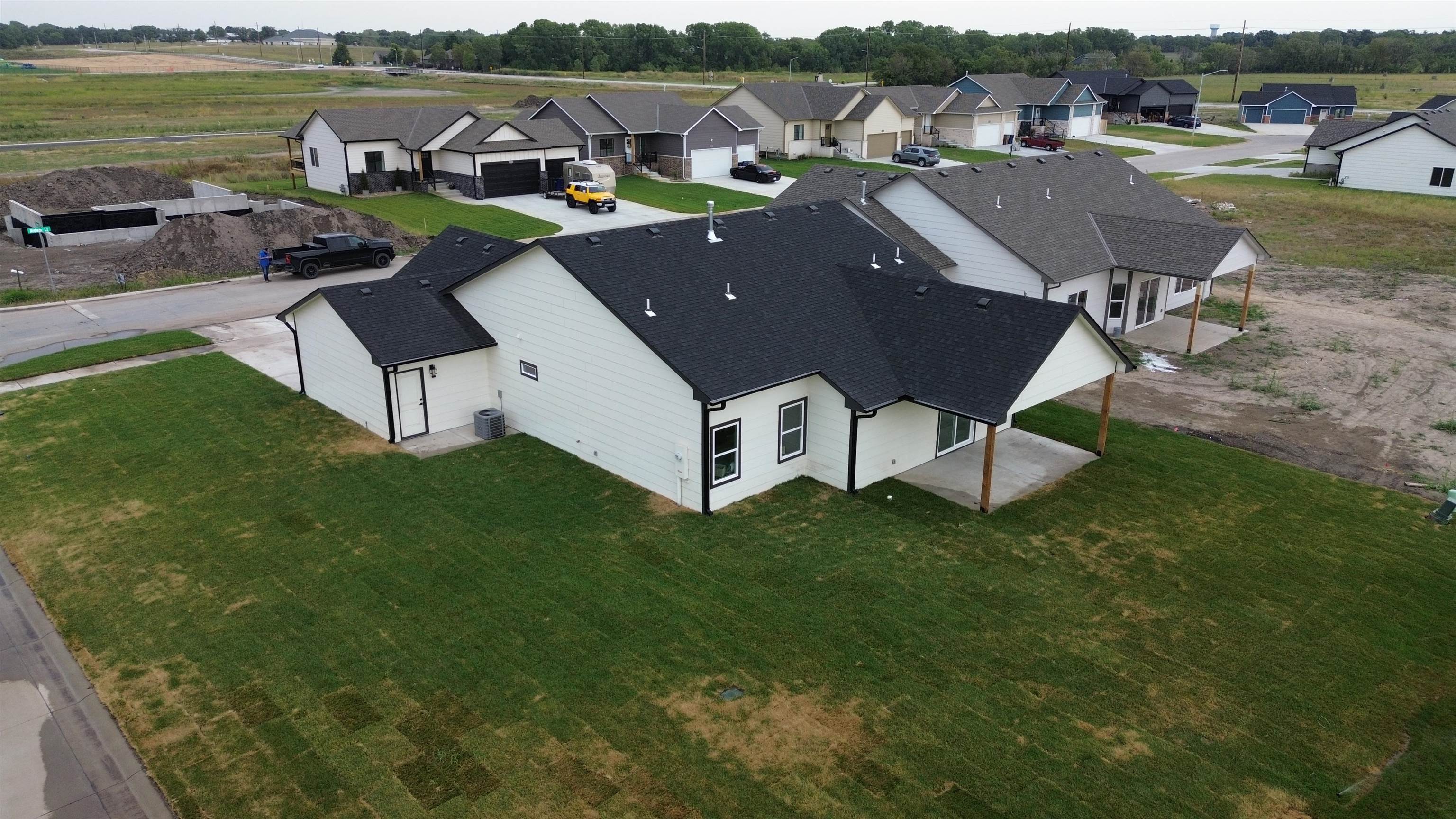 1501 E Midway Ct, Valley Center, KS 67147