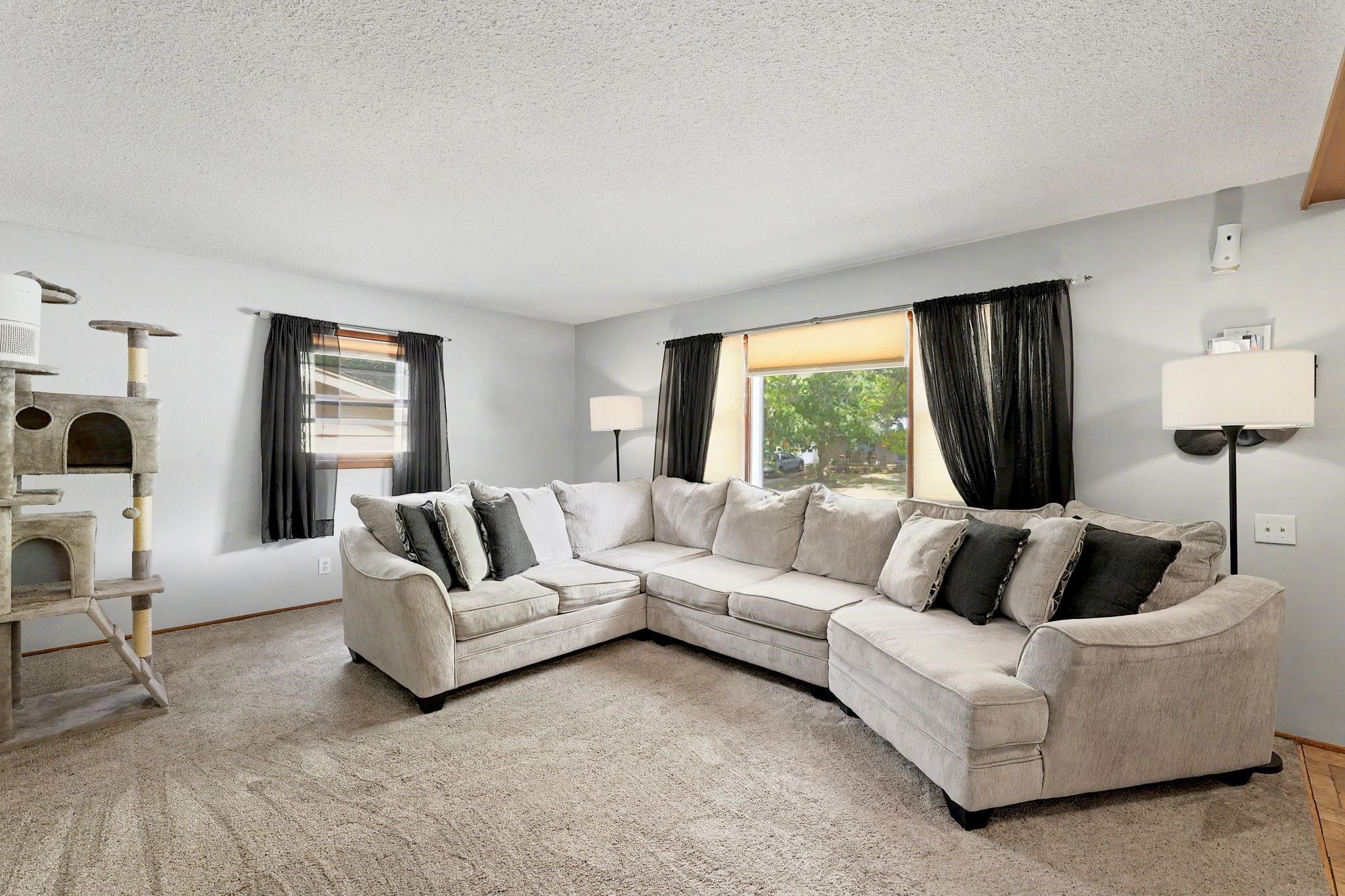 10233 W Binter, Wichita, KS 67212