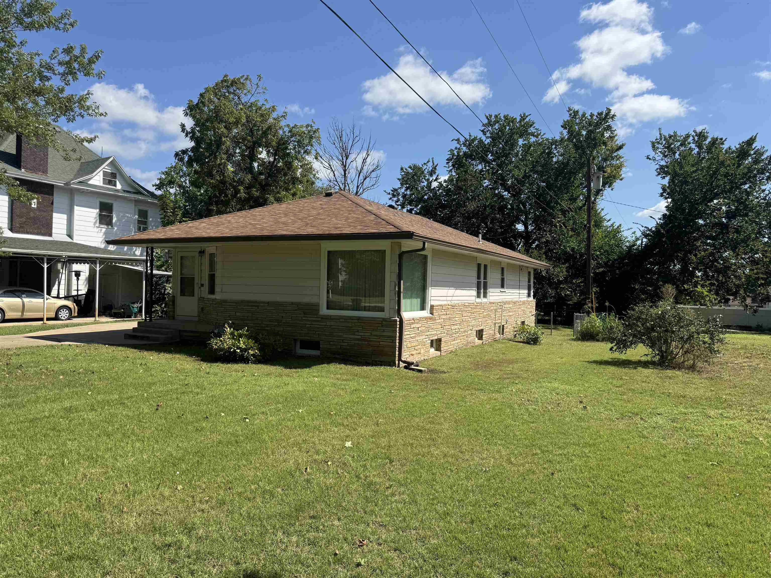 815 E 1st, Eureka, KS 67045