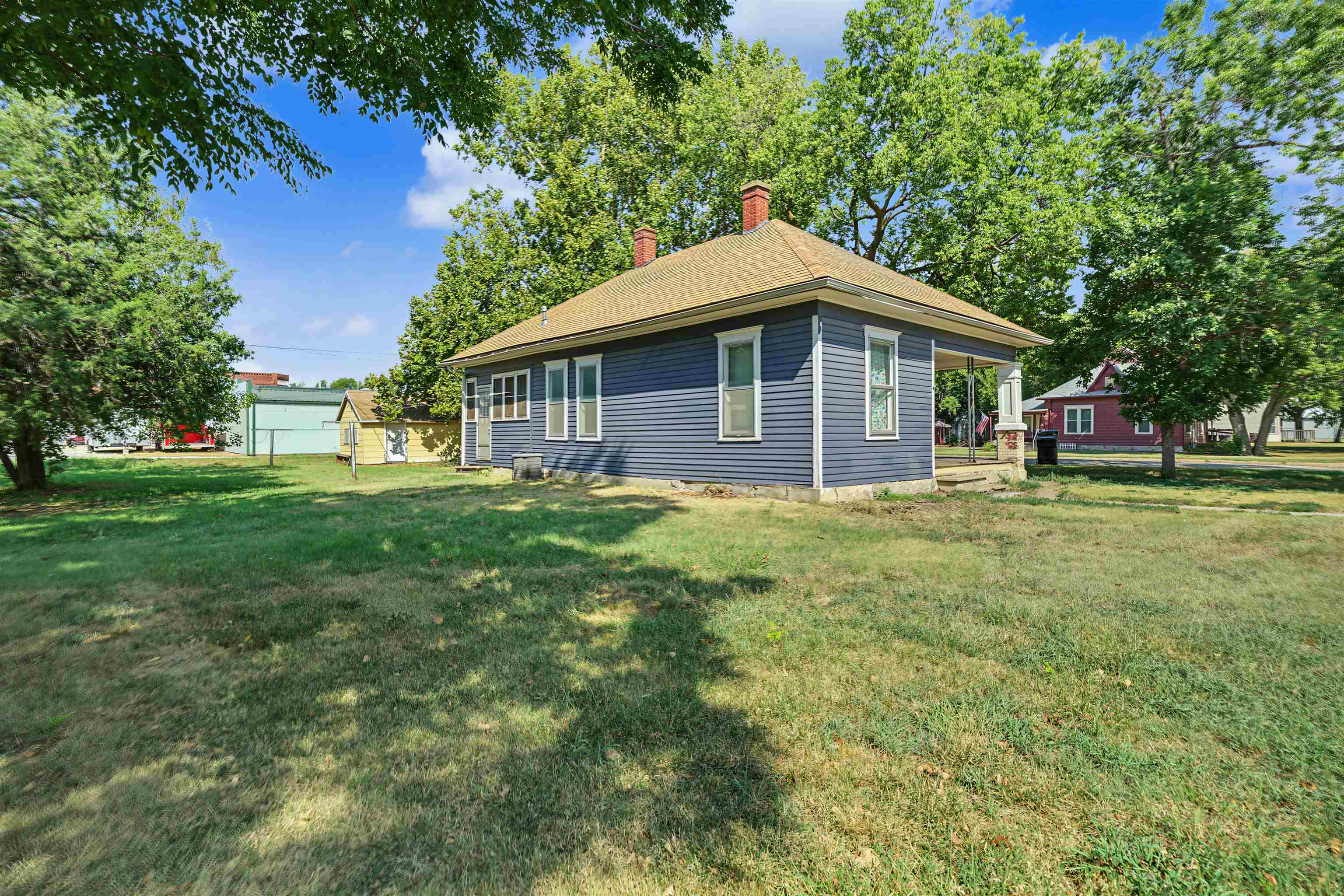 121 N Swedonia St, Marquette, KS 67464