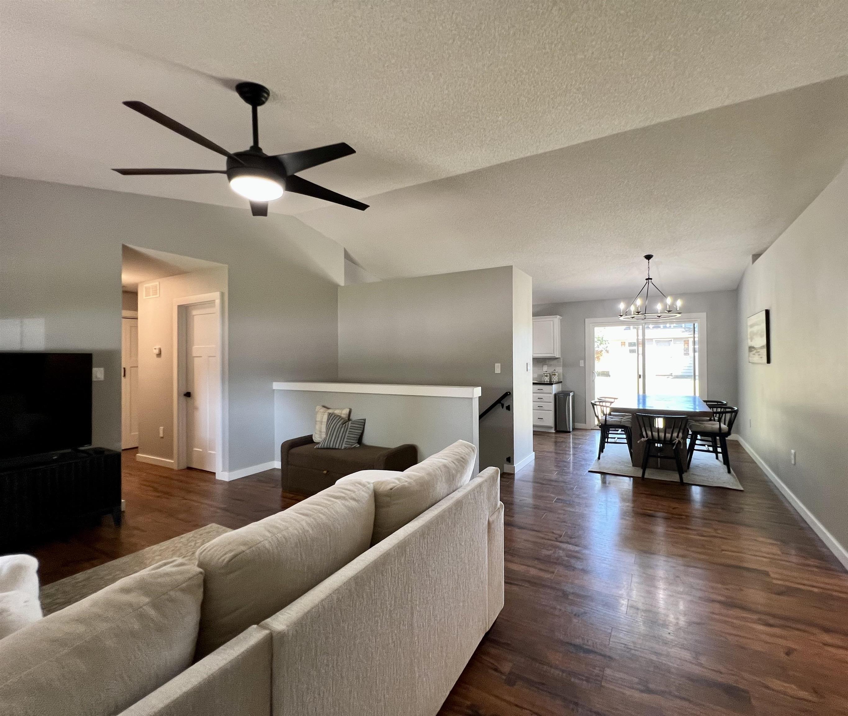 1100 Forrest Glenn, Arkansas City, KS 67005