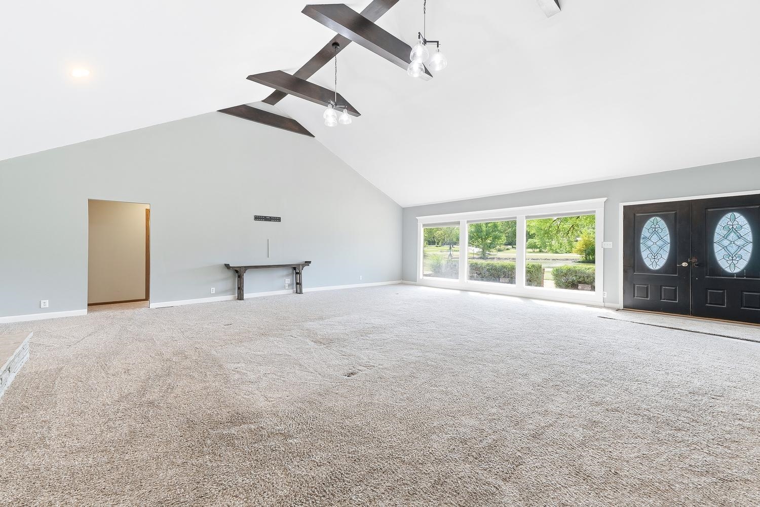 555 S Springlake Ln, Wichita, KS 67230