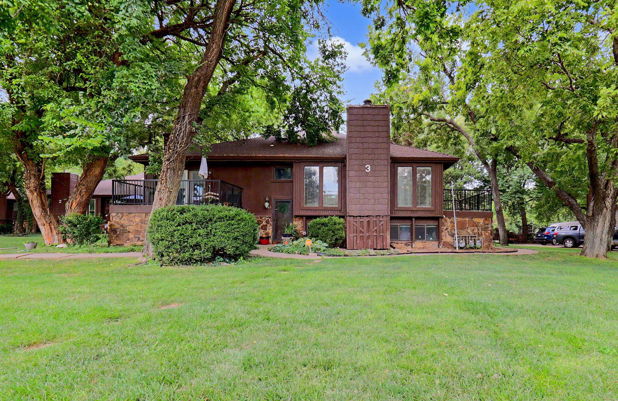 2421 S Yellowstone St #302, Wichita, KS 67215