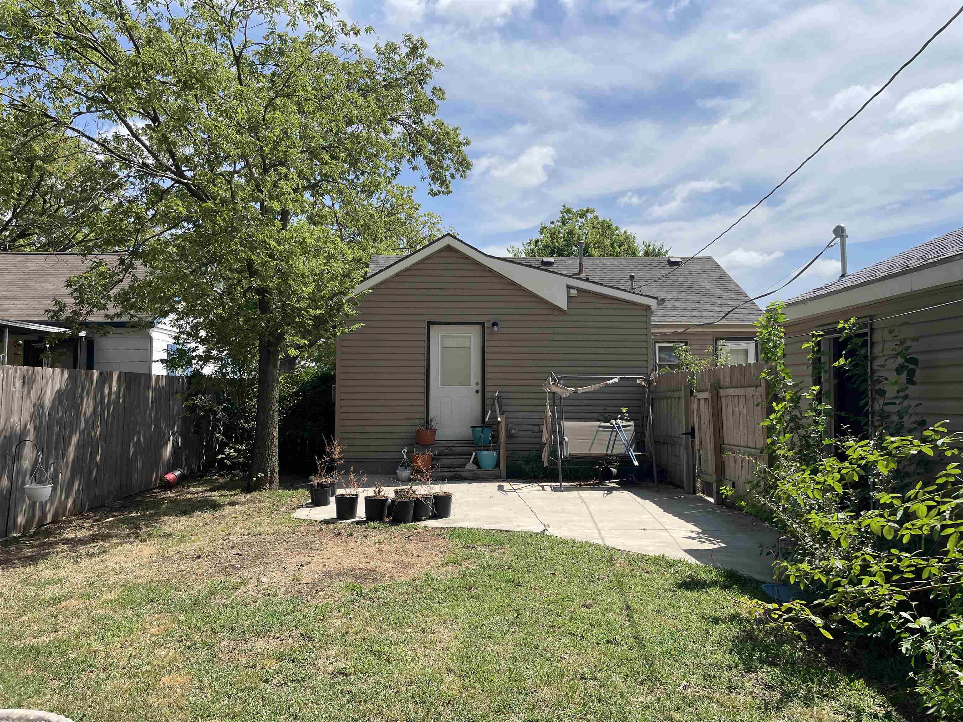 1406 N B, Wellington, KS 67152