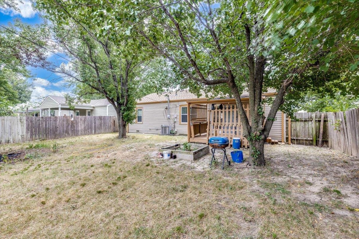 314 W Carlyle St, Wichita, KS 67217