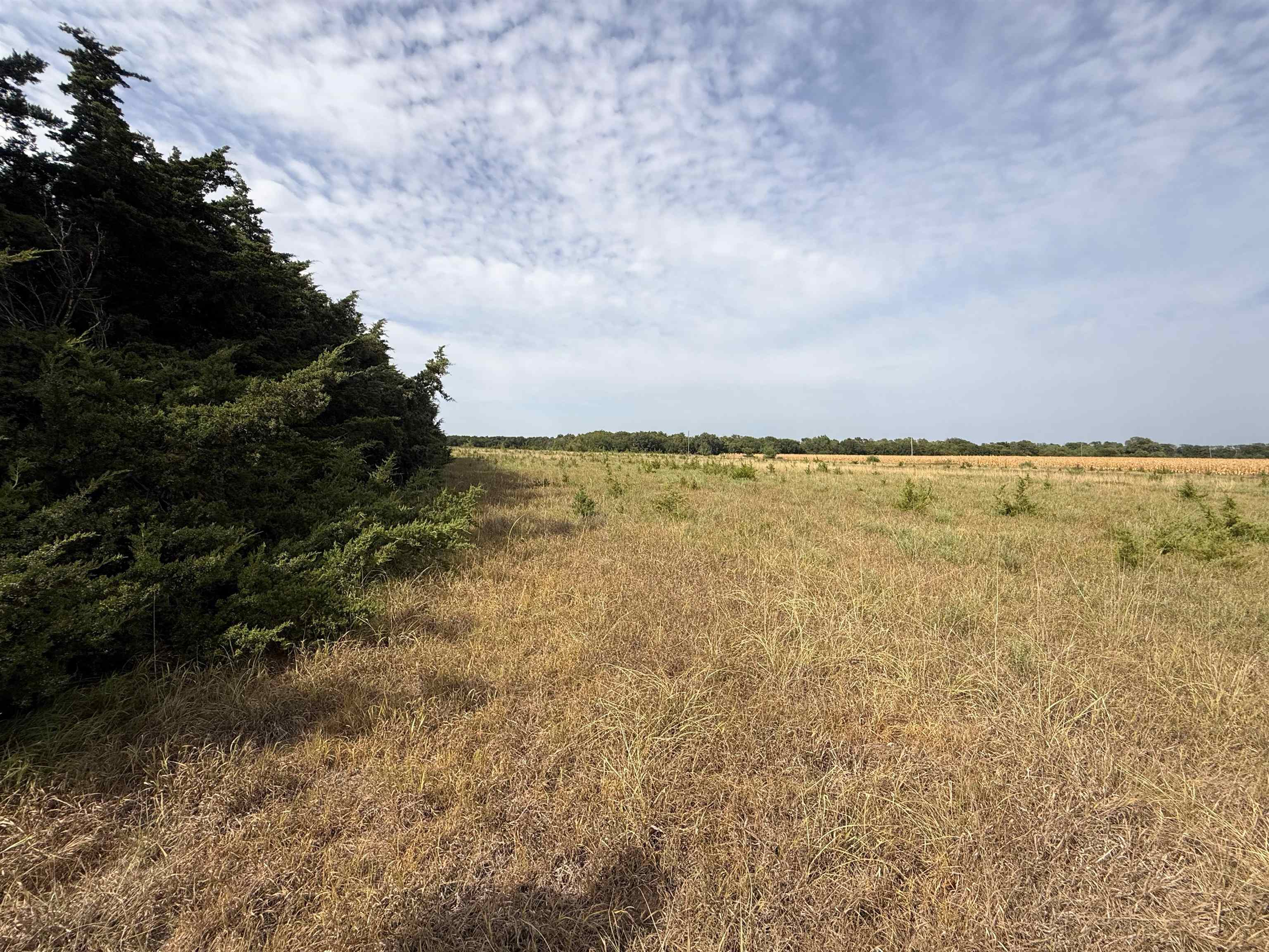 8232 N Prairie Lake Rd, Moundridge, KS 67107