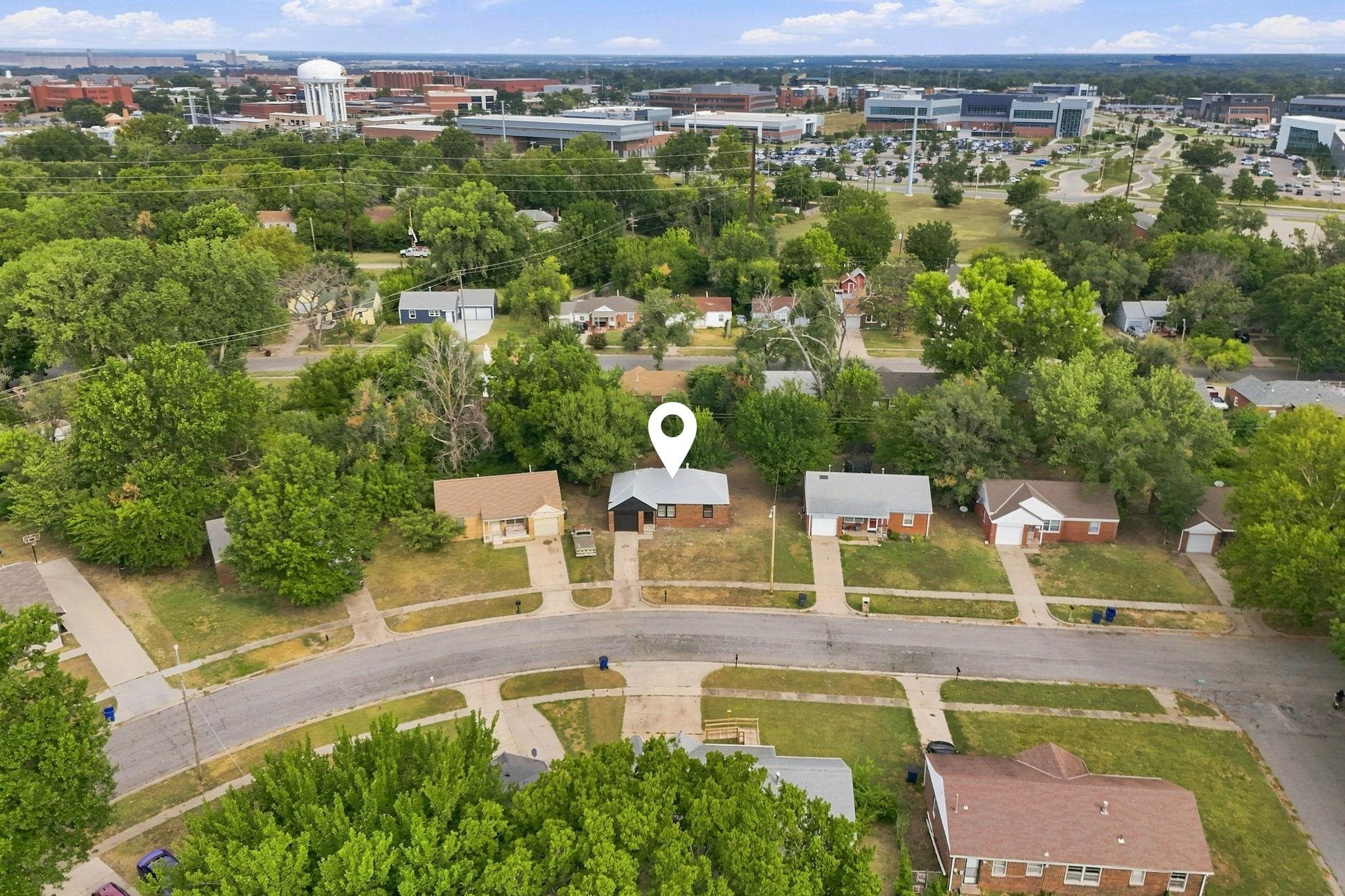 1639 N Kenmar Dr, Wichita, KS 67208