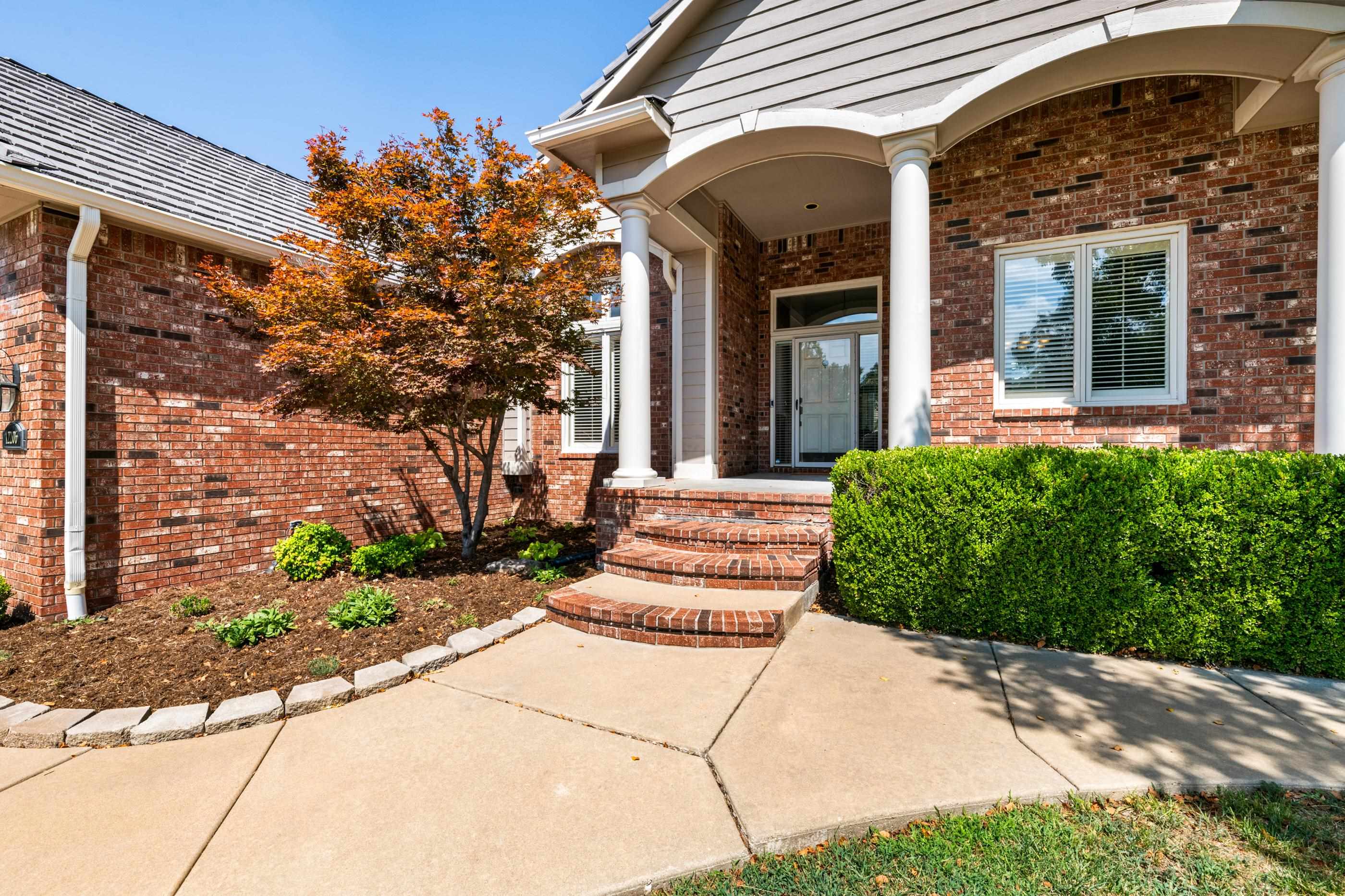 12206 E Killenwood Dr, Wichita, KS 67206