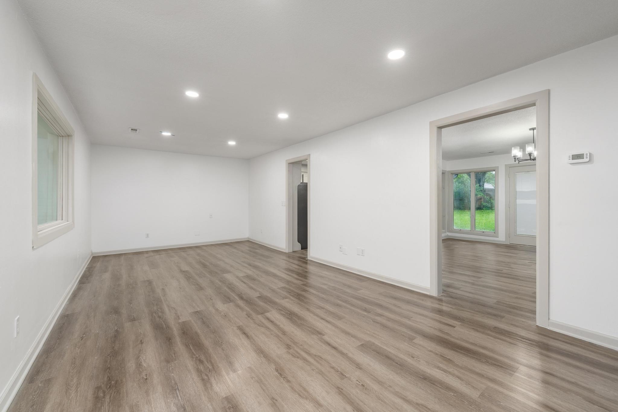 218 W Aaron Dr, Andover, KS 67002