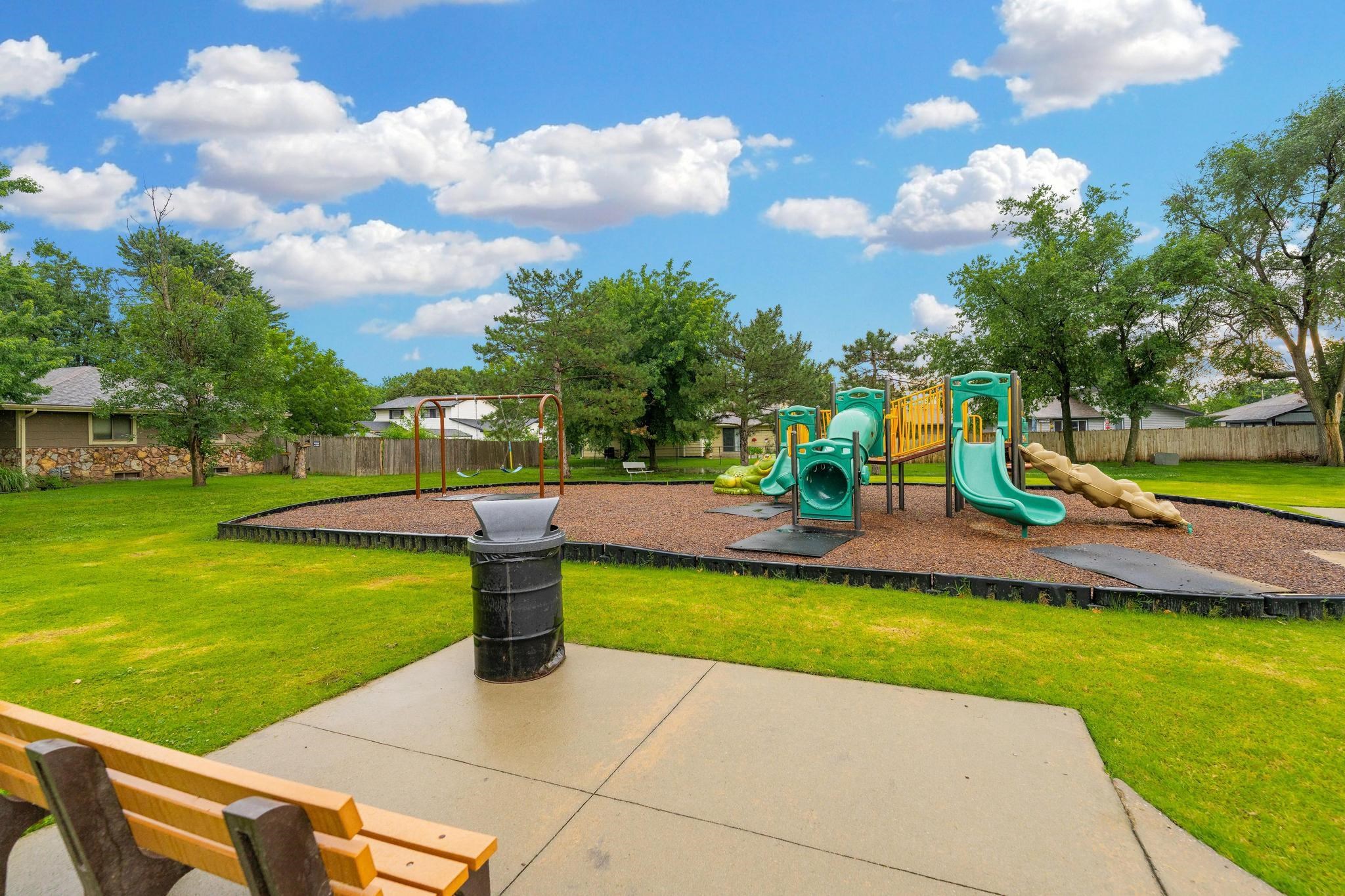 218 W Aaron Dr, Andover, KS 67002