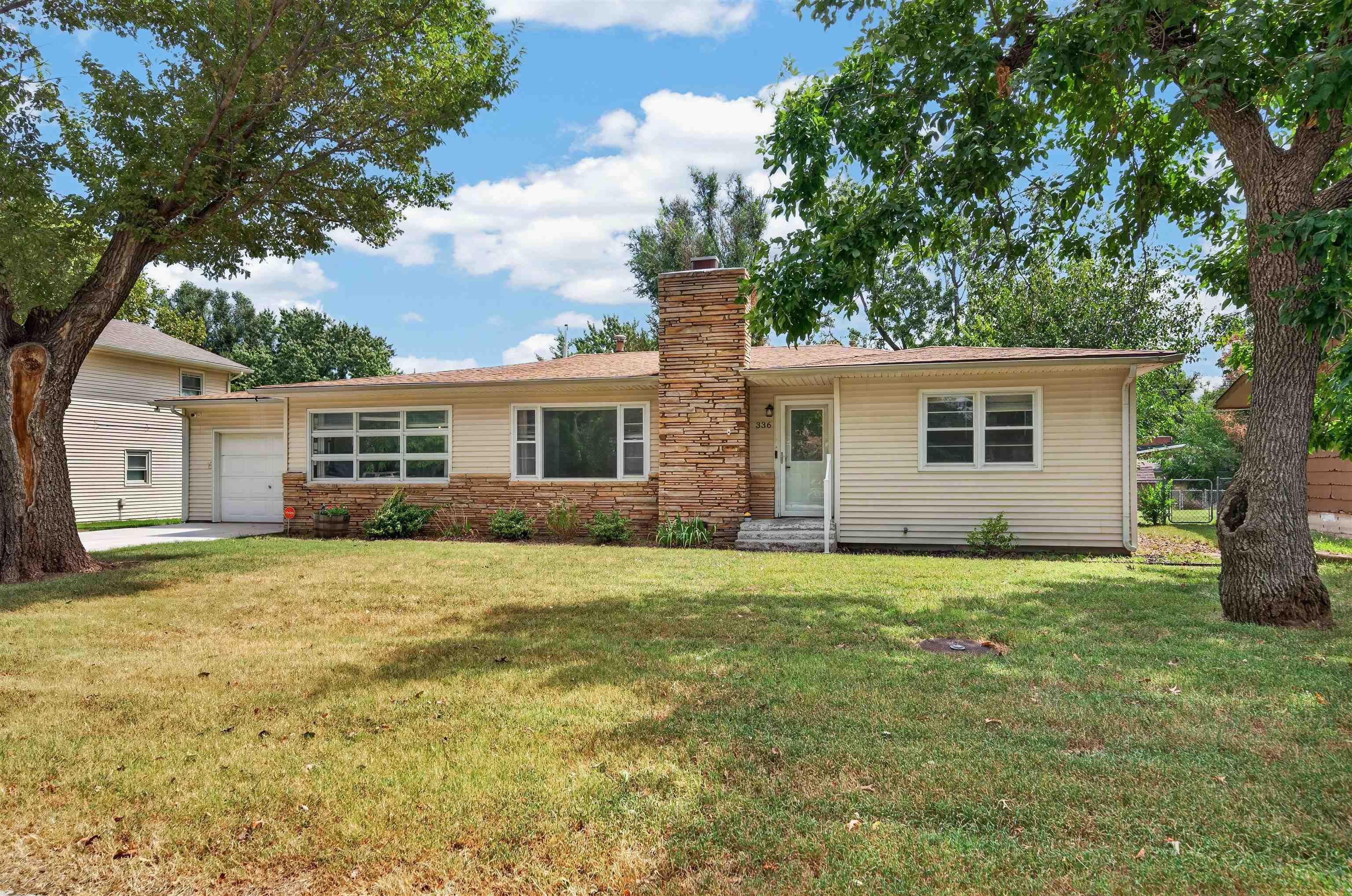 336 Hunton Rd, El Dorado, KS 67042