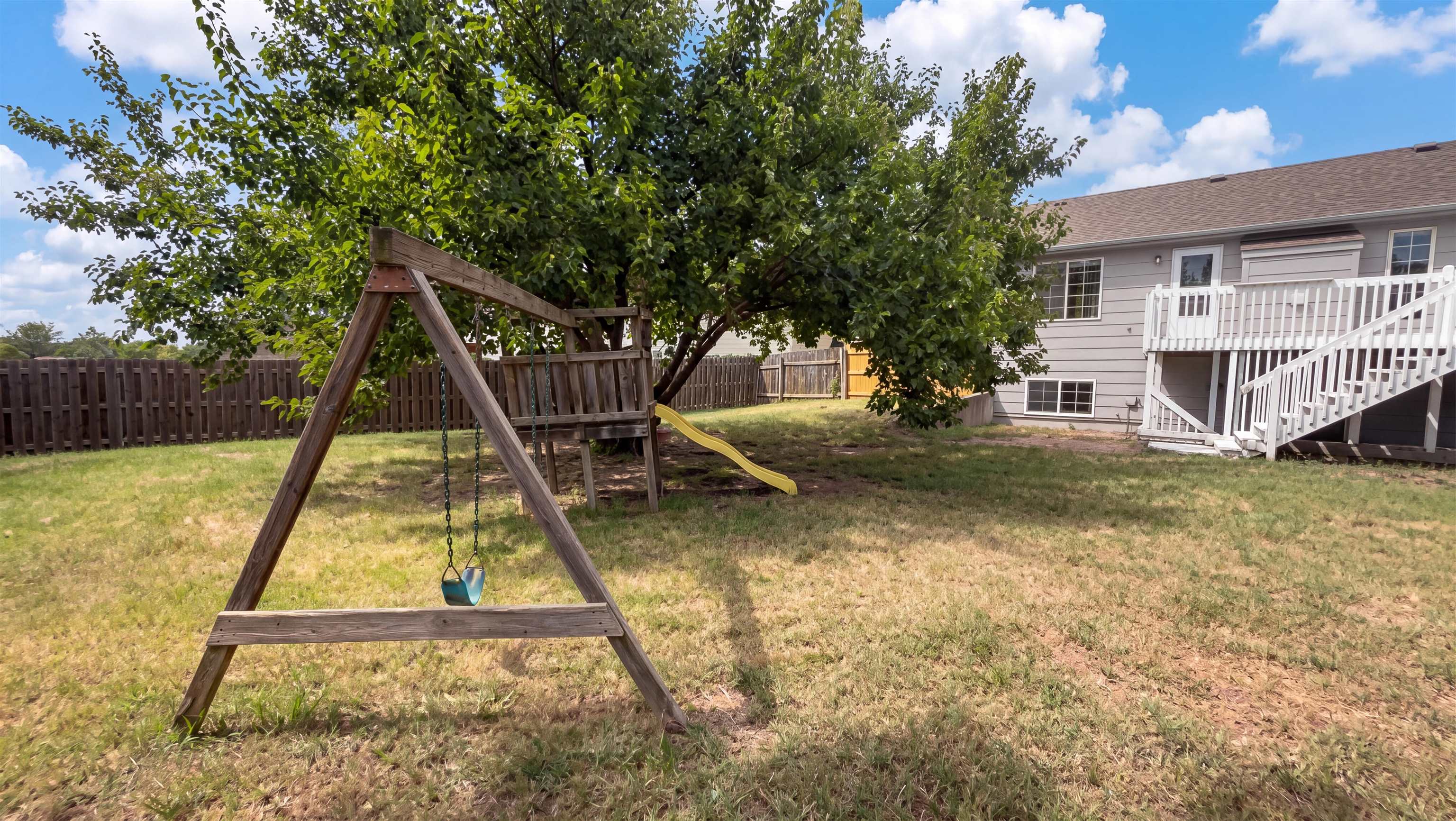 6505 E 44th St N, Bel Aire, KS 67226-1483