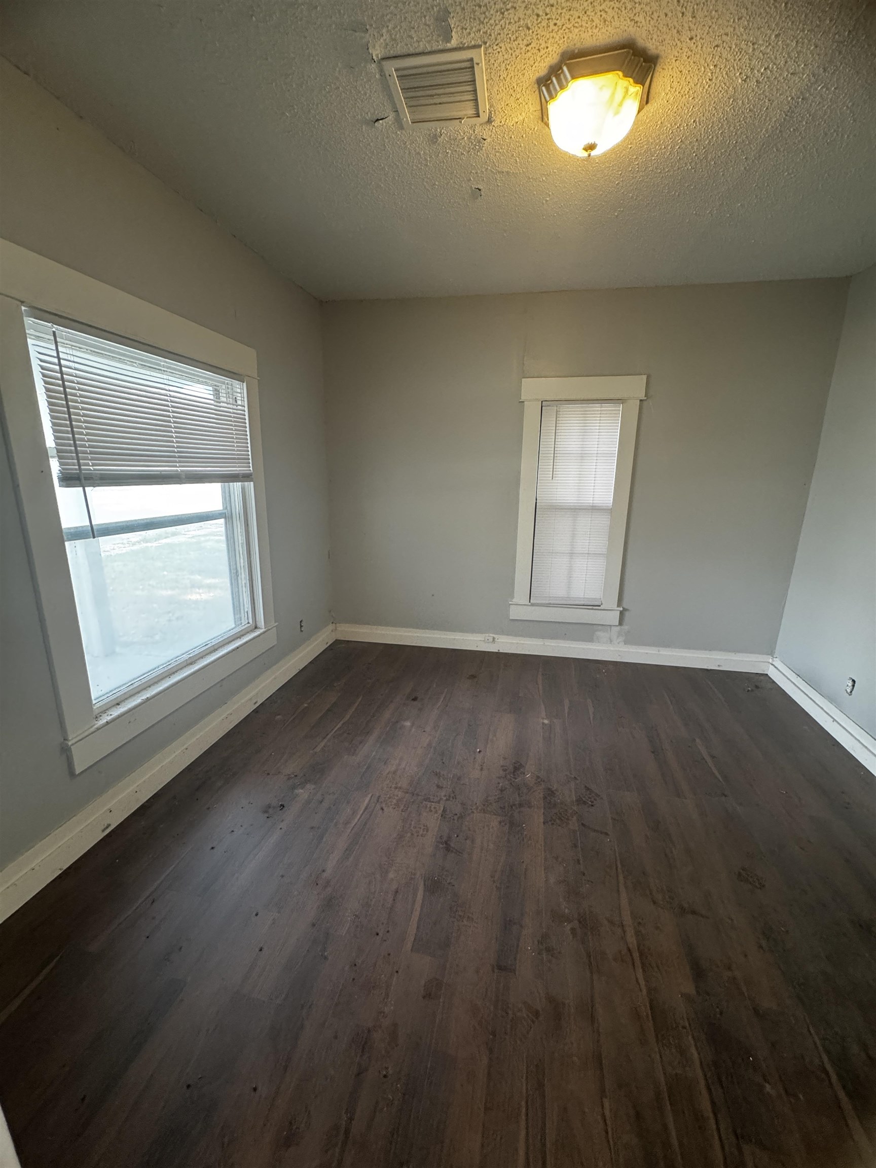 206 S Rose Hill Rd, Rose Hill, KS 67133