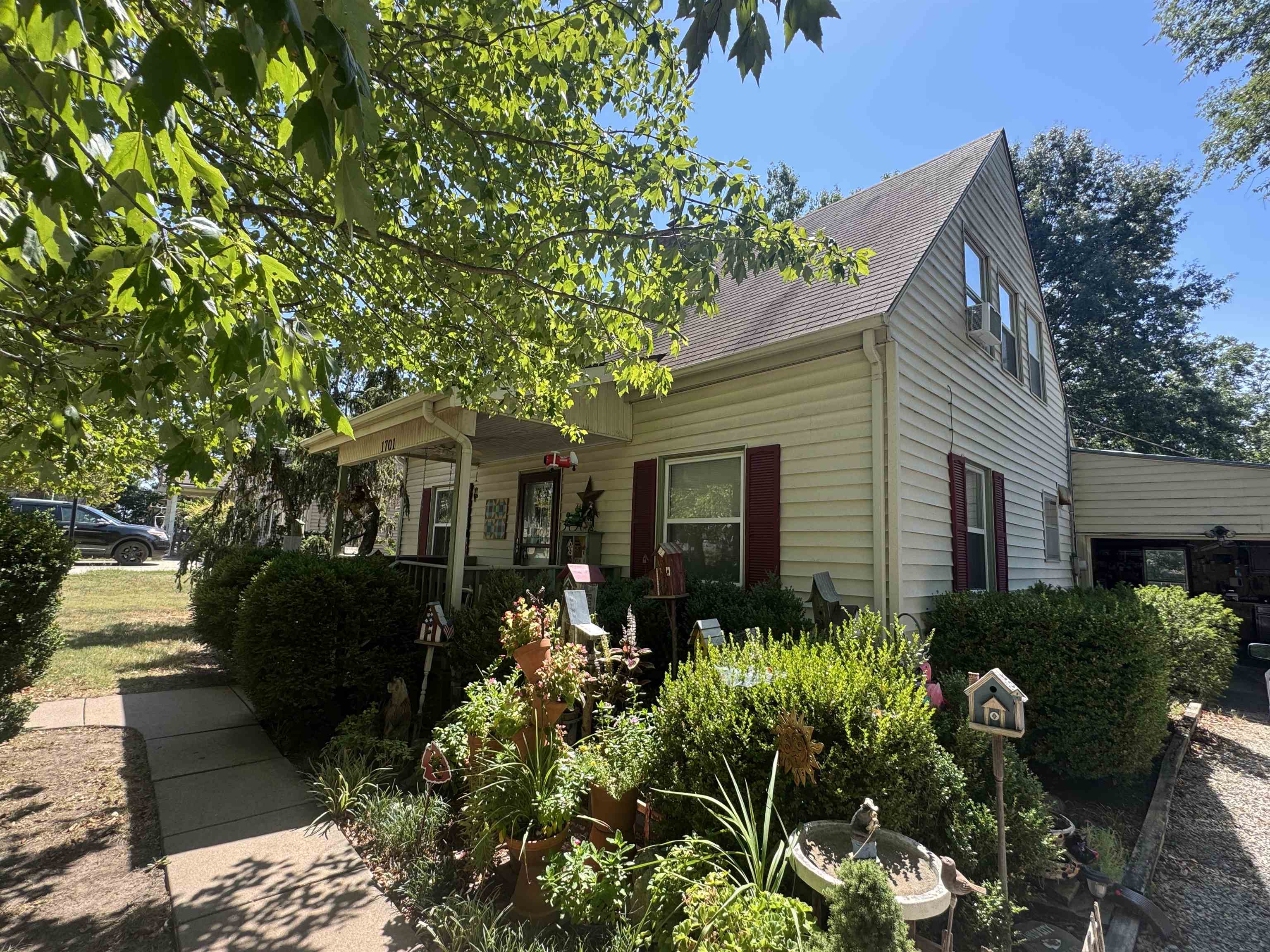 1701 E 7th, Winfield, KS 67156