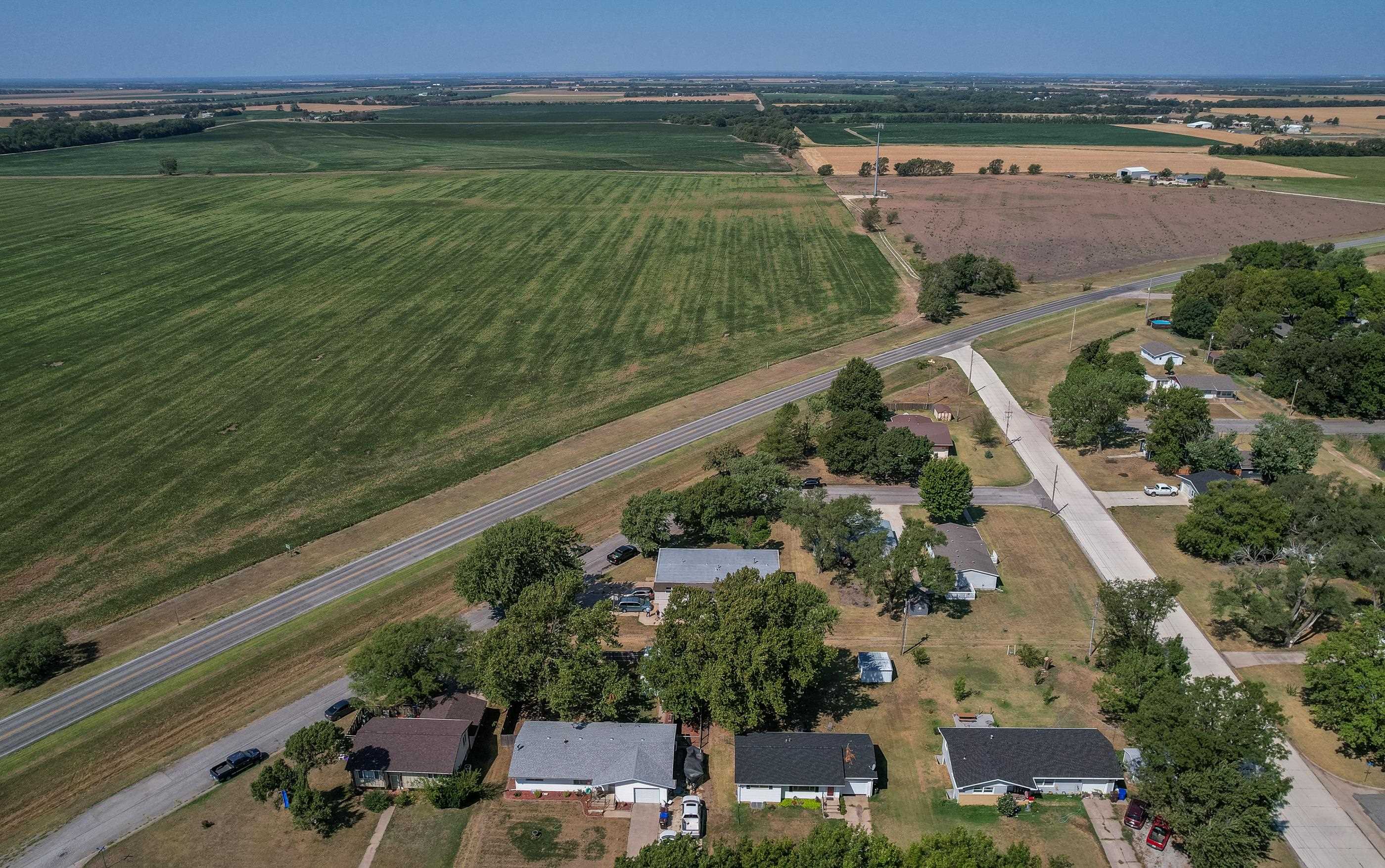 806 S Edwards, Moundridge, KS 67107