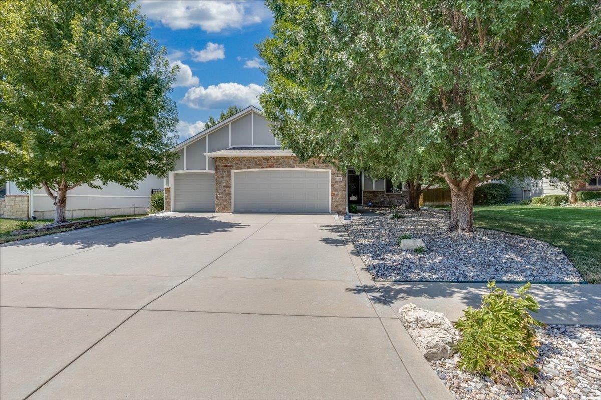 1201 N Beau Jardin, Derby, KS 67037