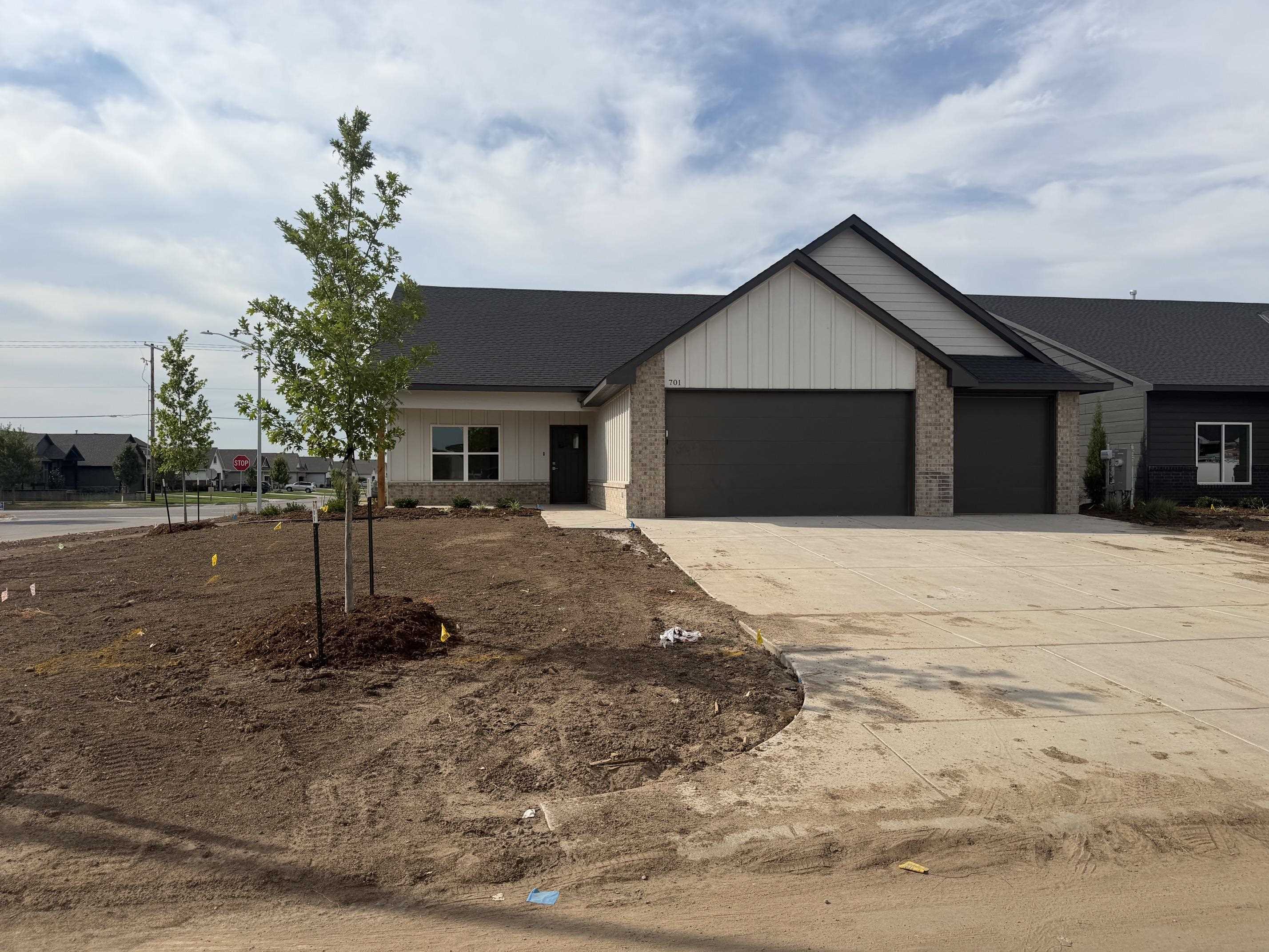 701 N Wheatland Ct, Wichita, KS 67235