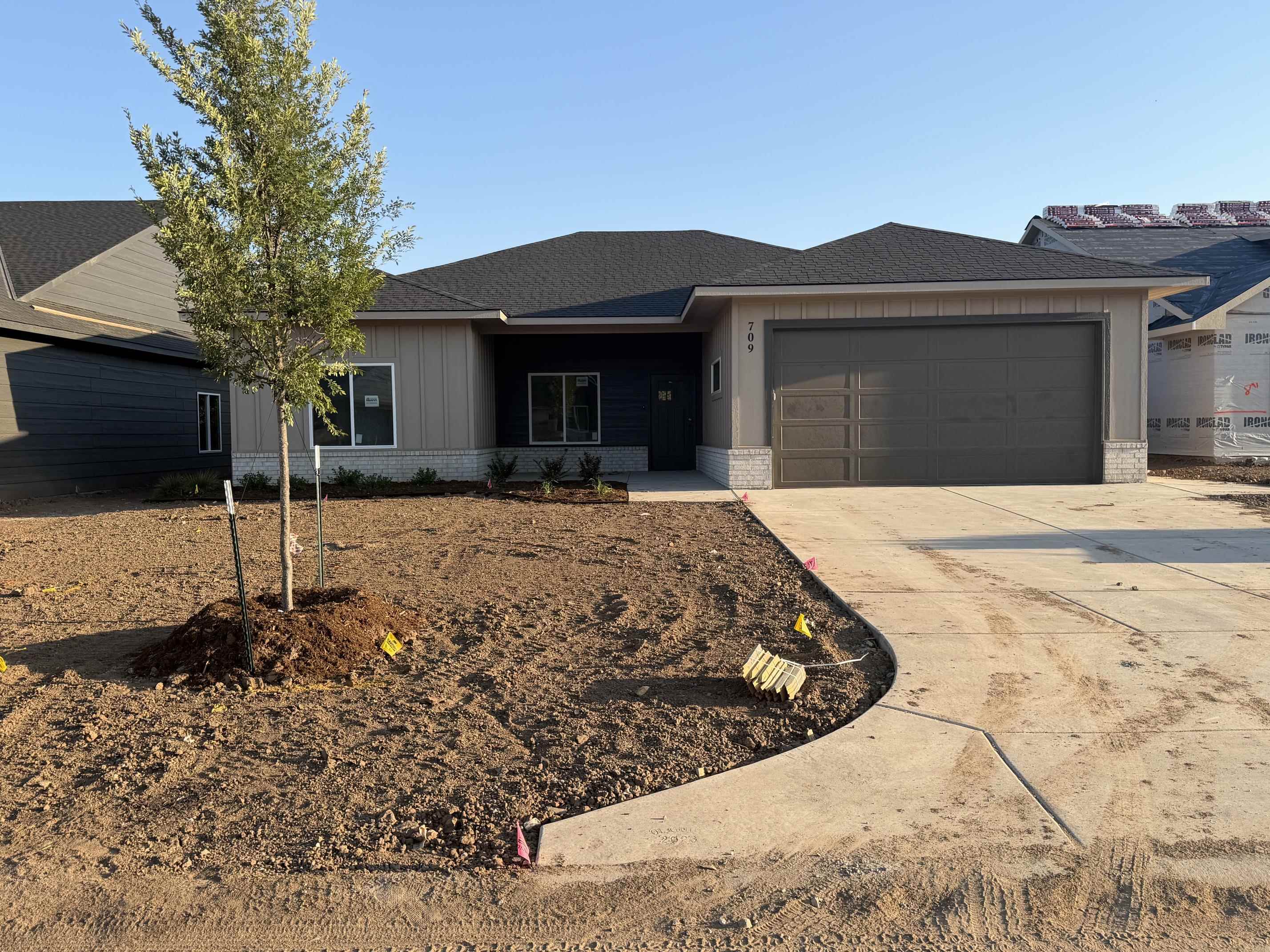 709 N Wheatland Ct, Wichita, KS 67235