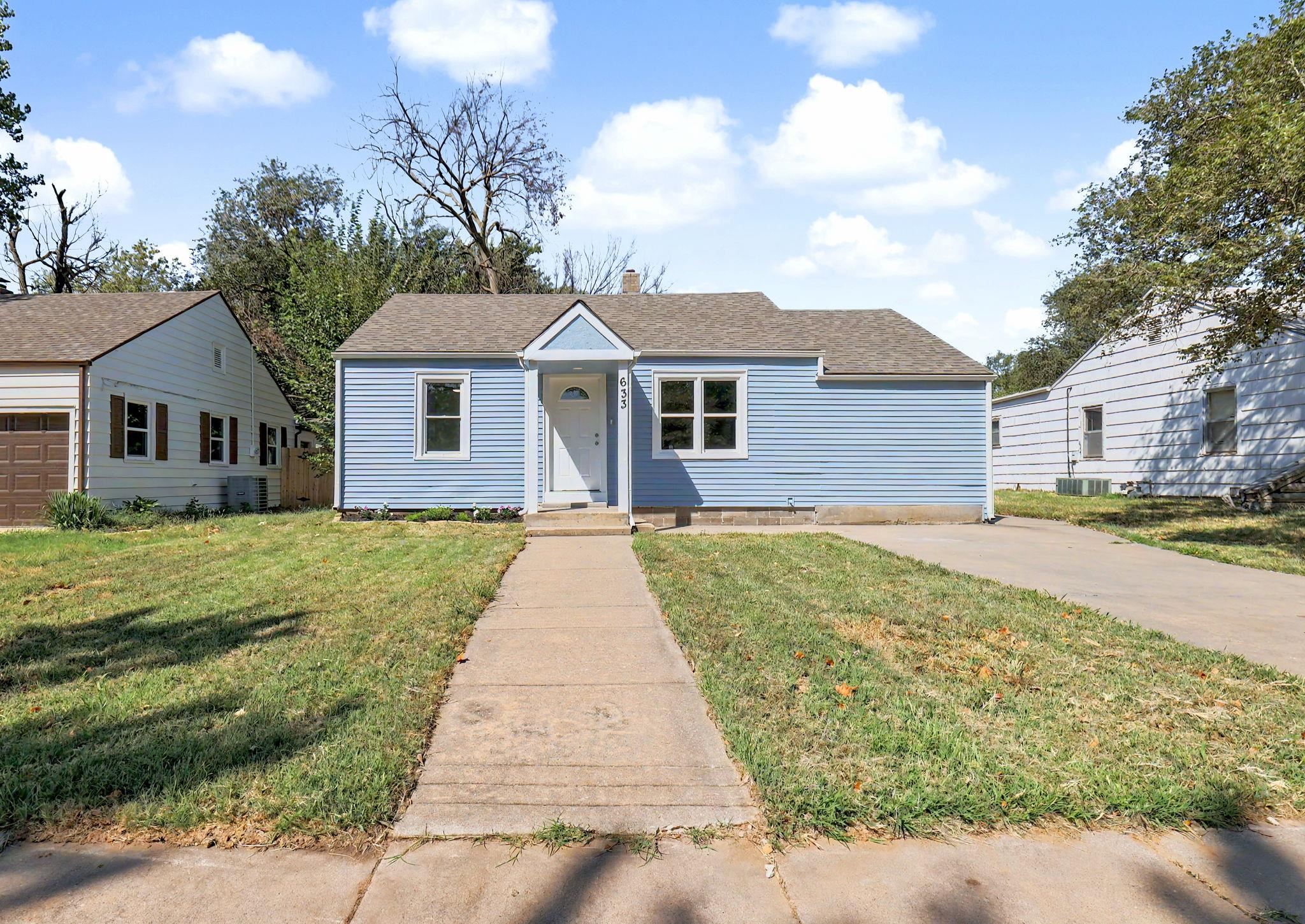 633 N Ridgewood Dr, Wichita, KS 67208