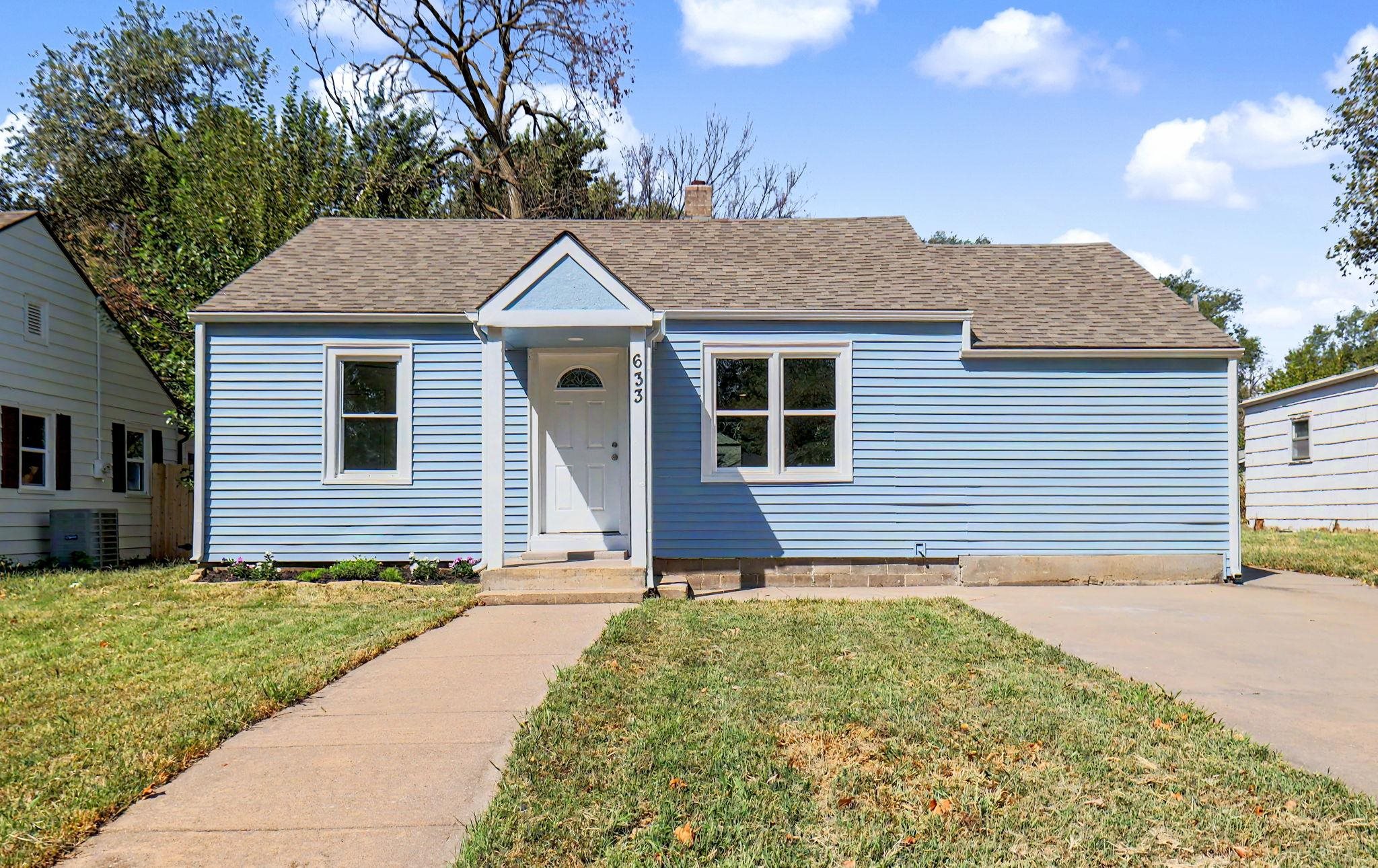 633 N Ridgewood Dr, Wichita, KS 67208