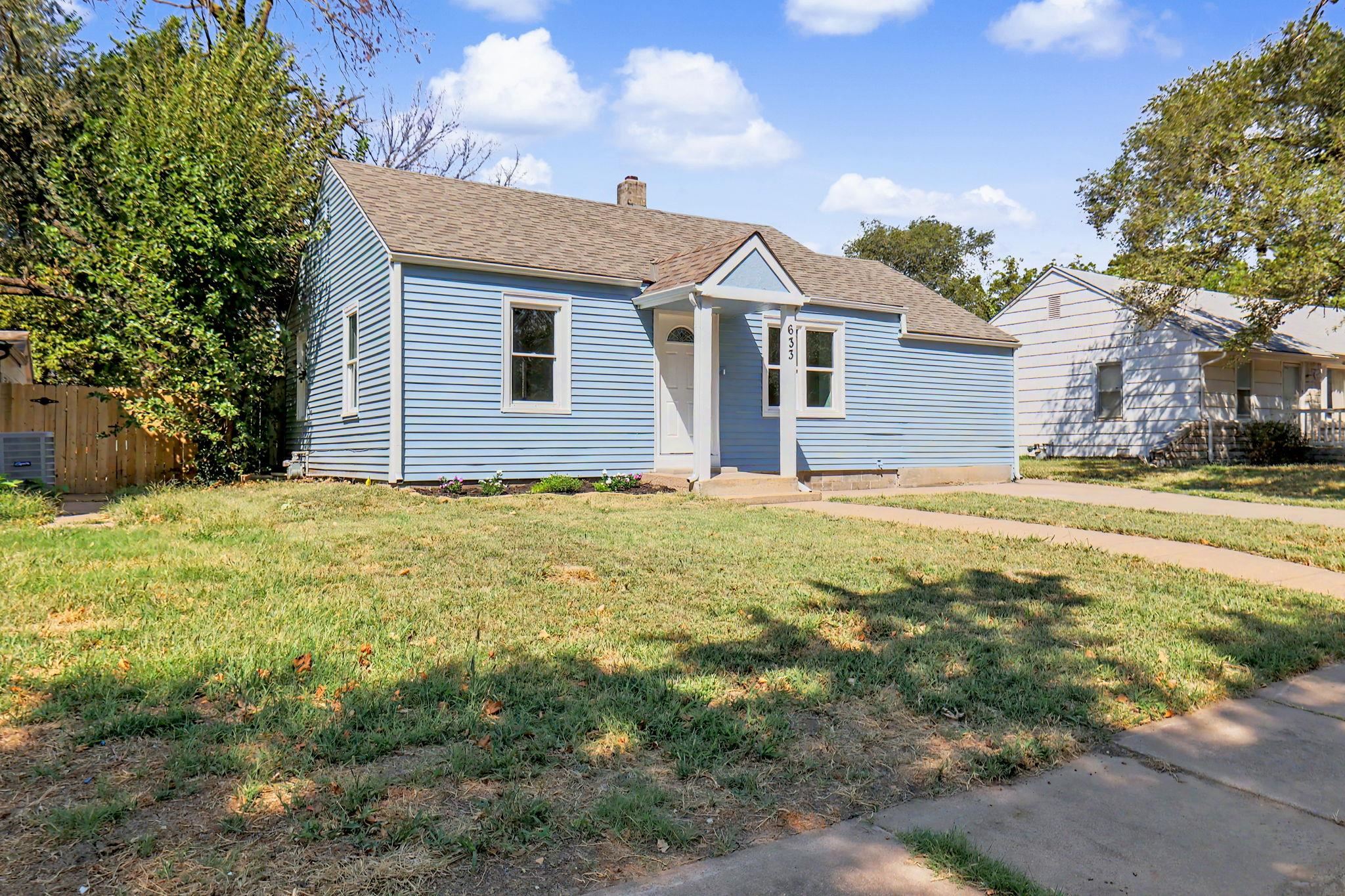 633 N Ridgewood Dr, Wichita, KS 67208