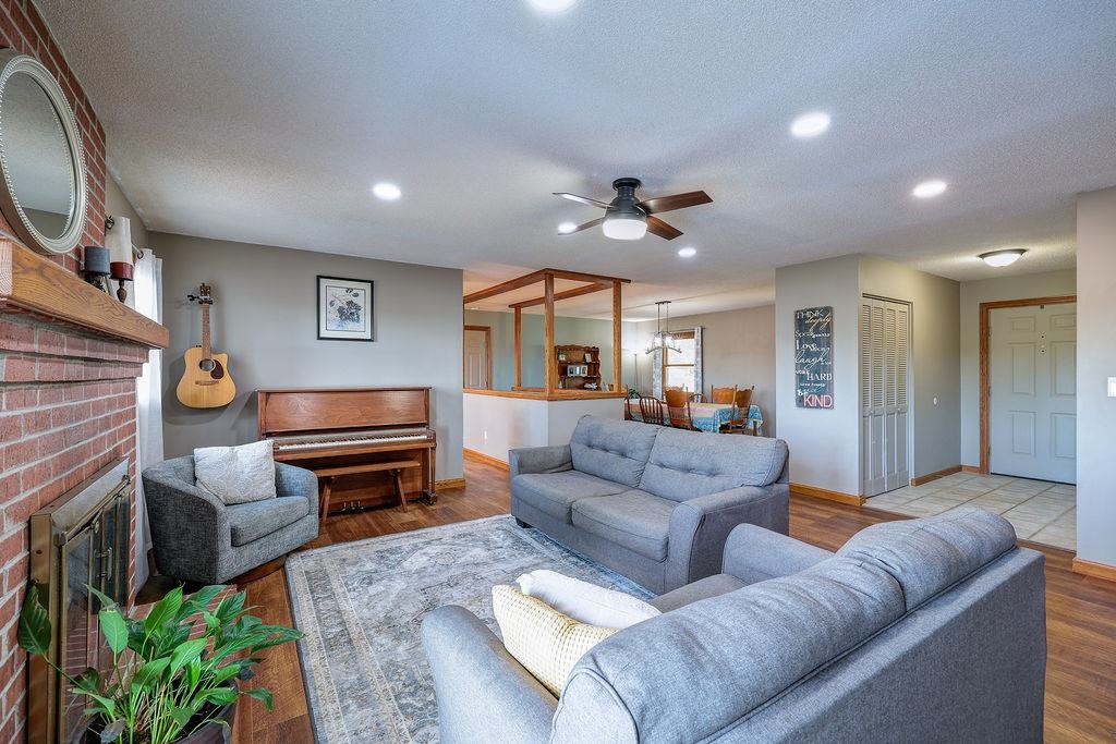 13 Fleetwood, Winfield, KS 67156