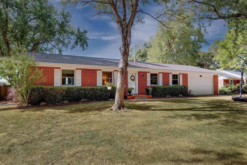 13 Fleetwood, Winfield, KS 67156