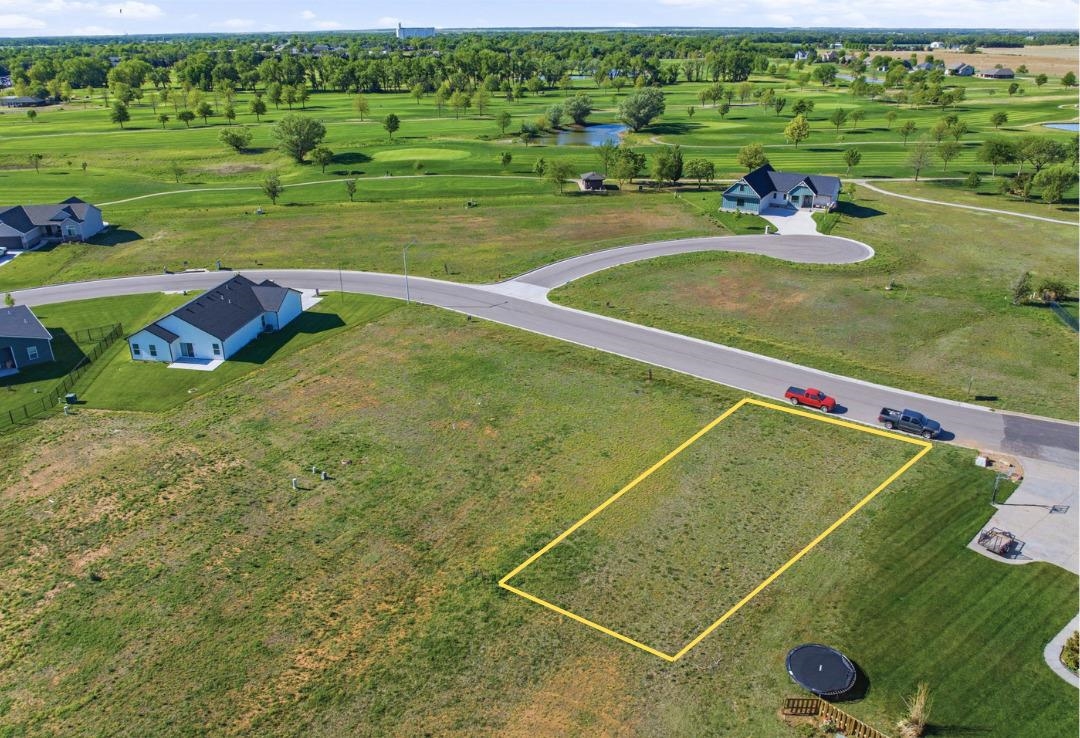 328 W Cherry Oaks St, Cheney, KS 67025