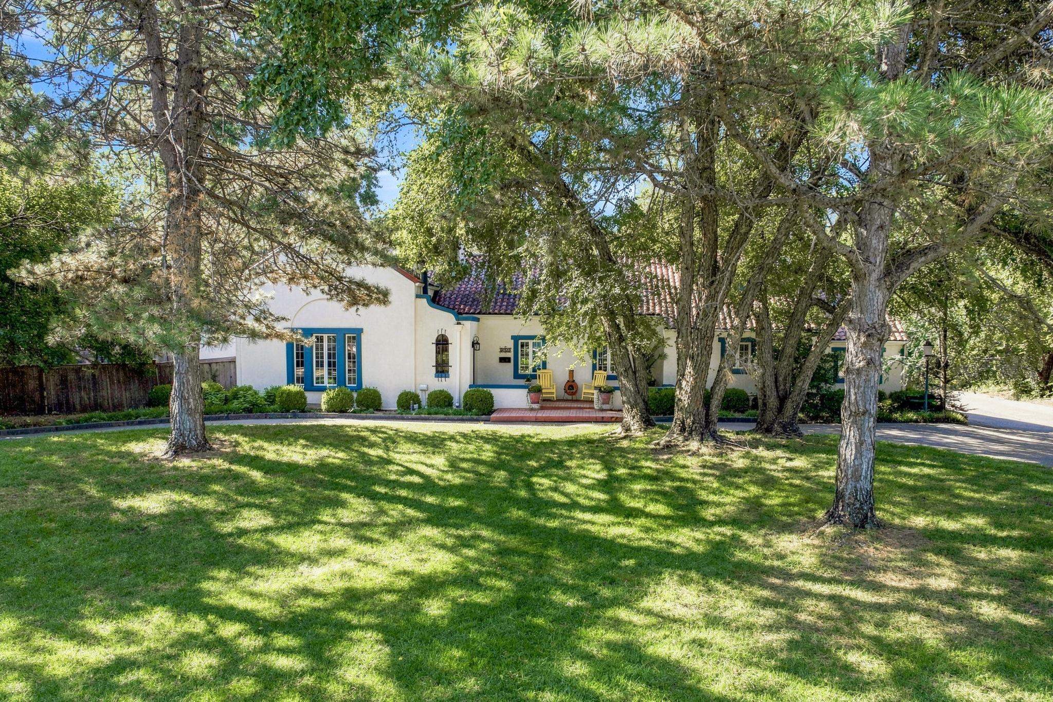 3823 E Lewis St, Wichita, KS 67218