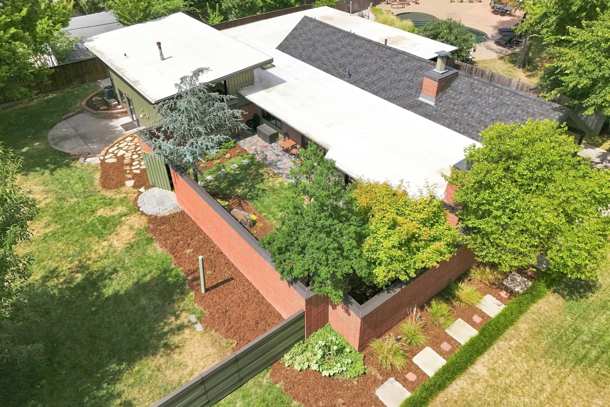 315 N Roosevelt St, Wichita, KS 67208