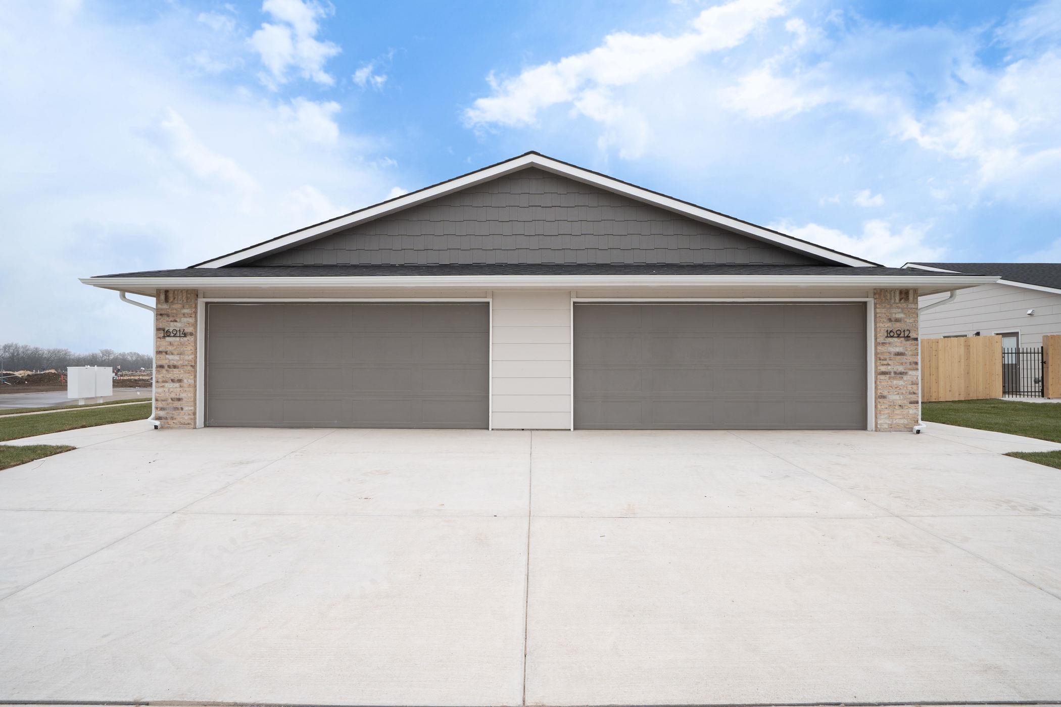 11990 W Wildwood St Unit #100 Unit #200, Wichita, KS 67215