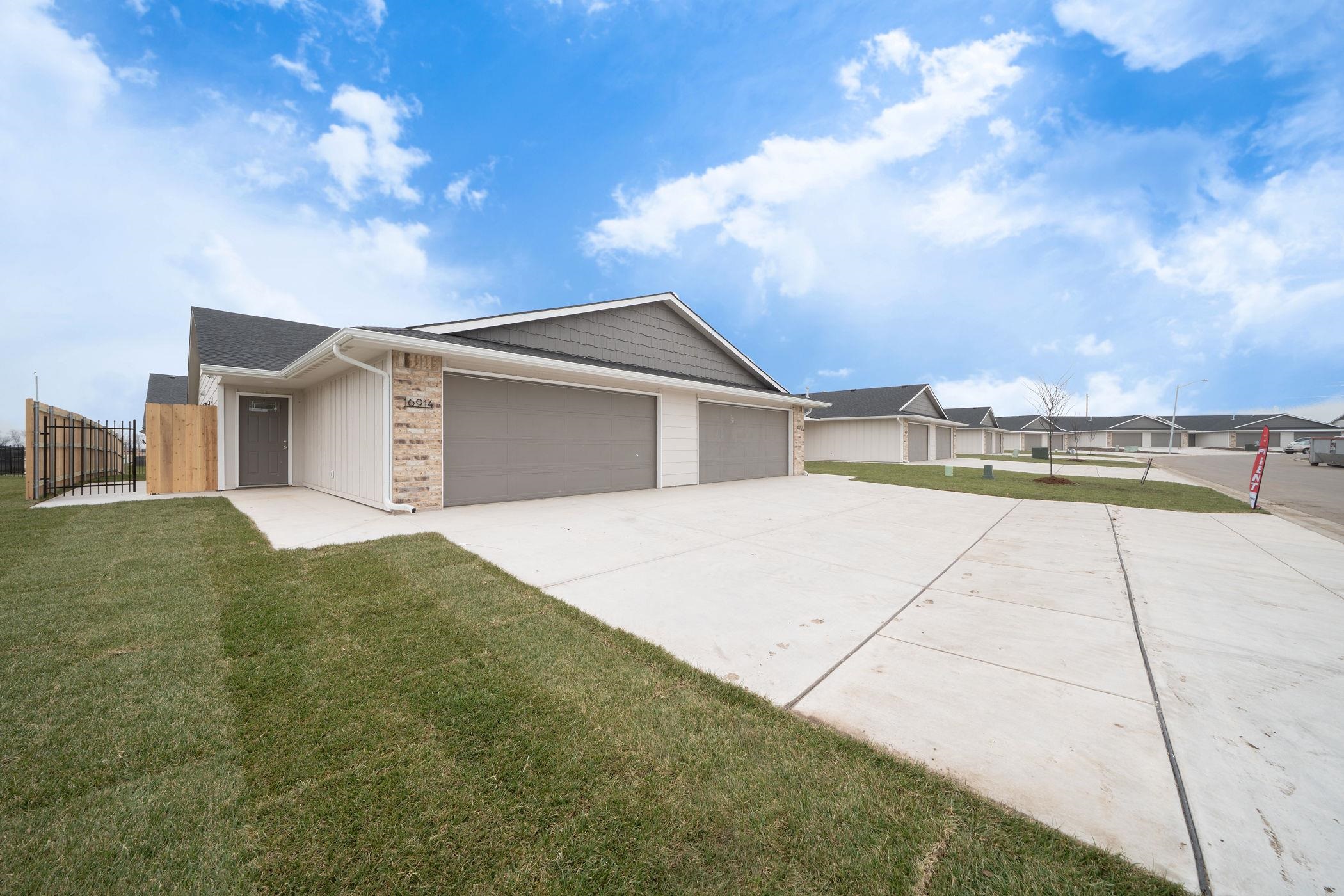 11990 W Wildwood St Unit #100 Unit #200, Wichita, KS 67215
