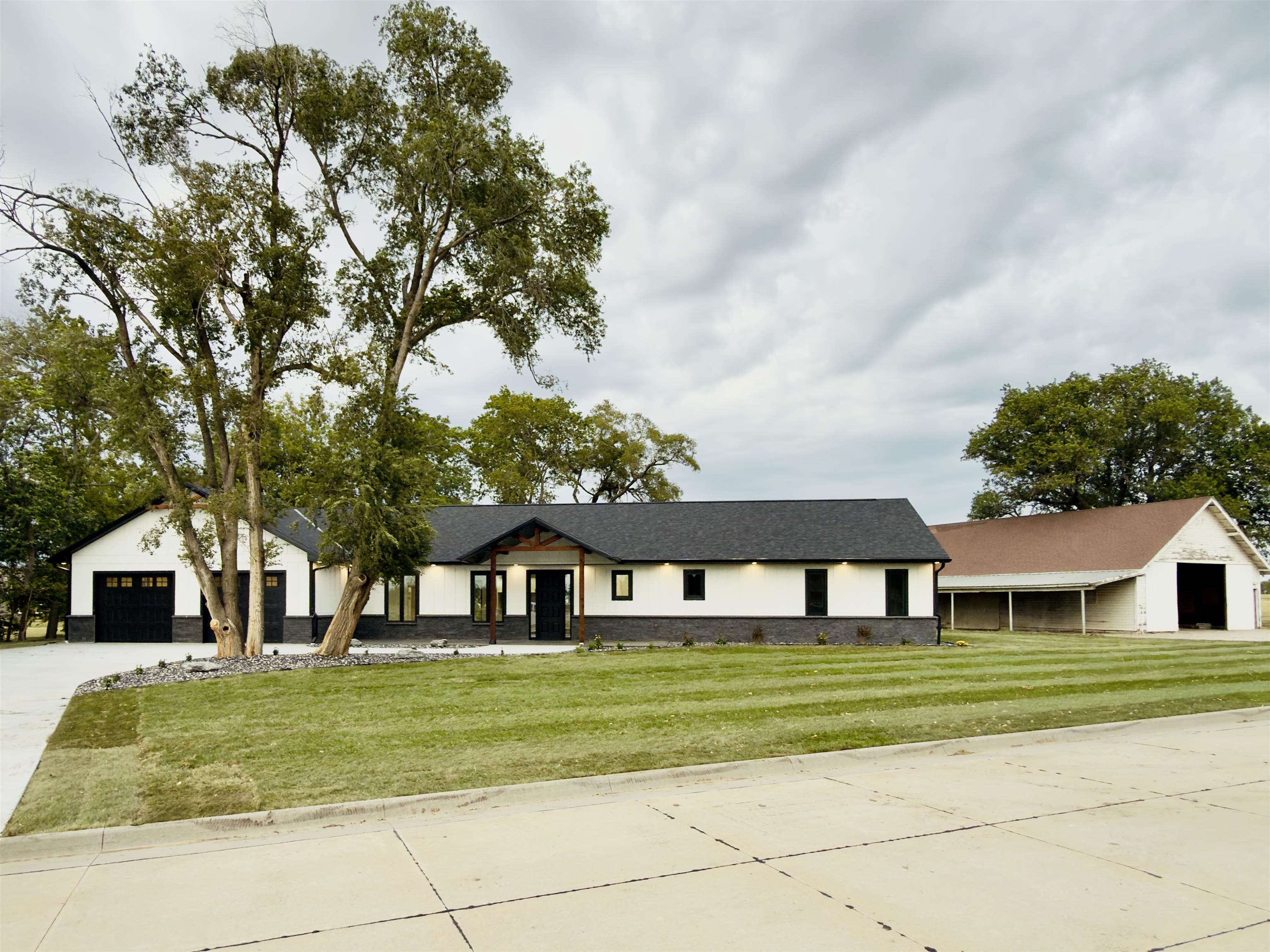 115 E 20th, Beloit, KS 67420