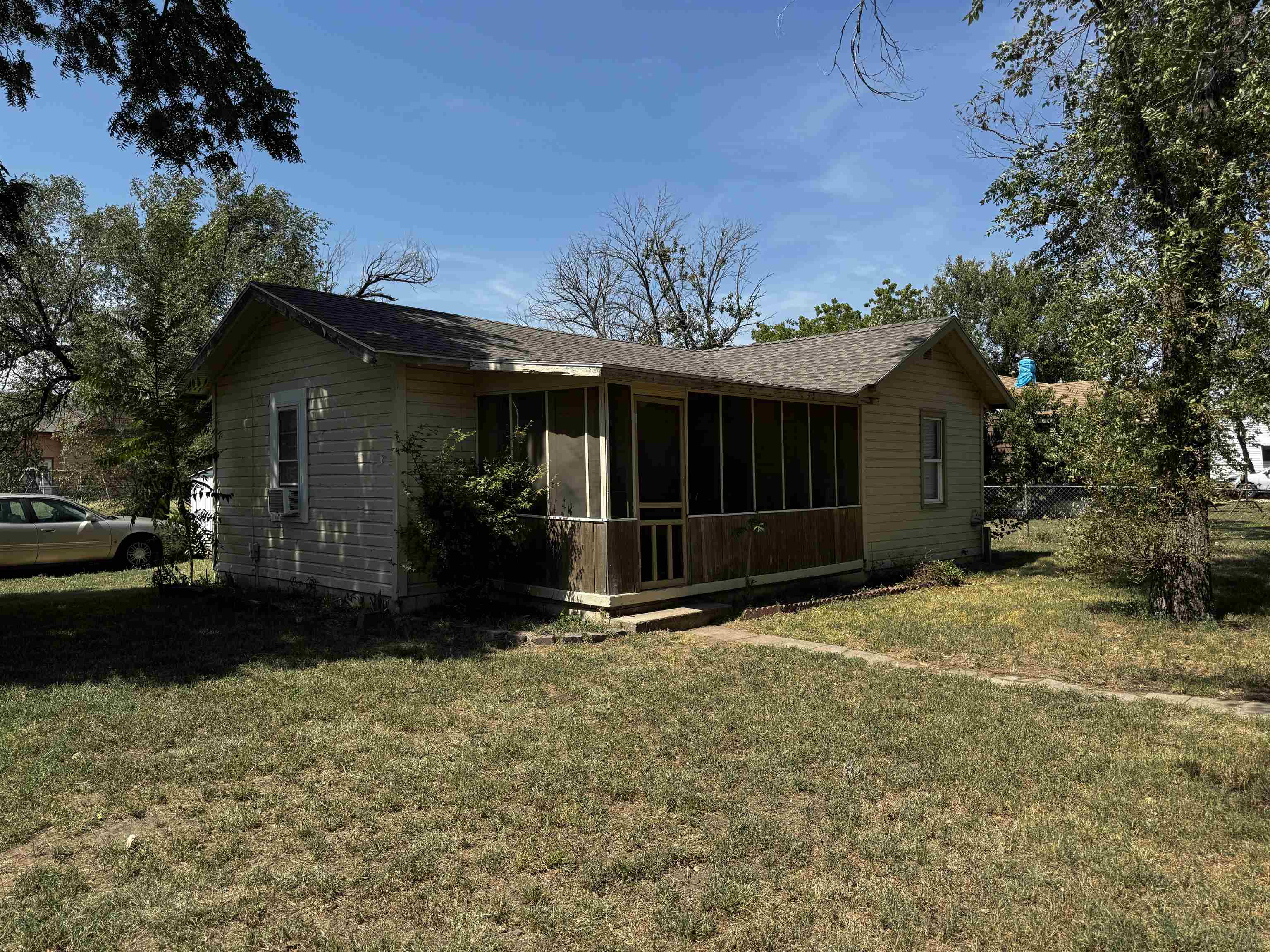 1501 N Prairie Ave, Hutchinson, KS 67501