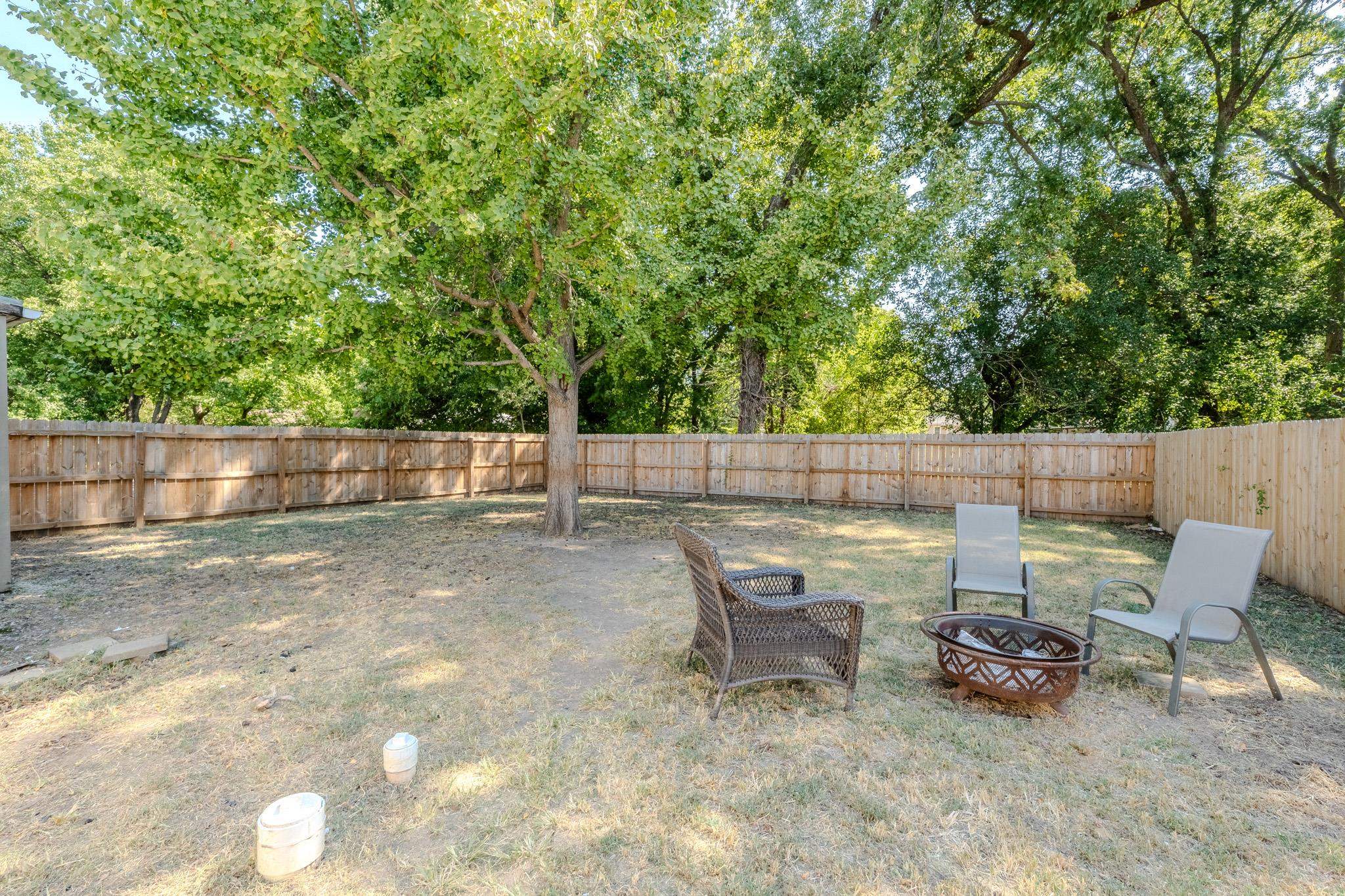 1530 Frankfort, Winfield, KS 67156