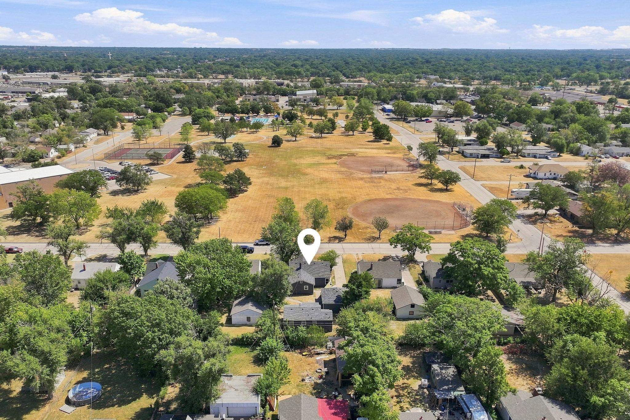 1825 S Elizabeth, Wichita, KS 67213