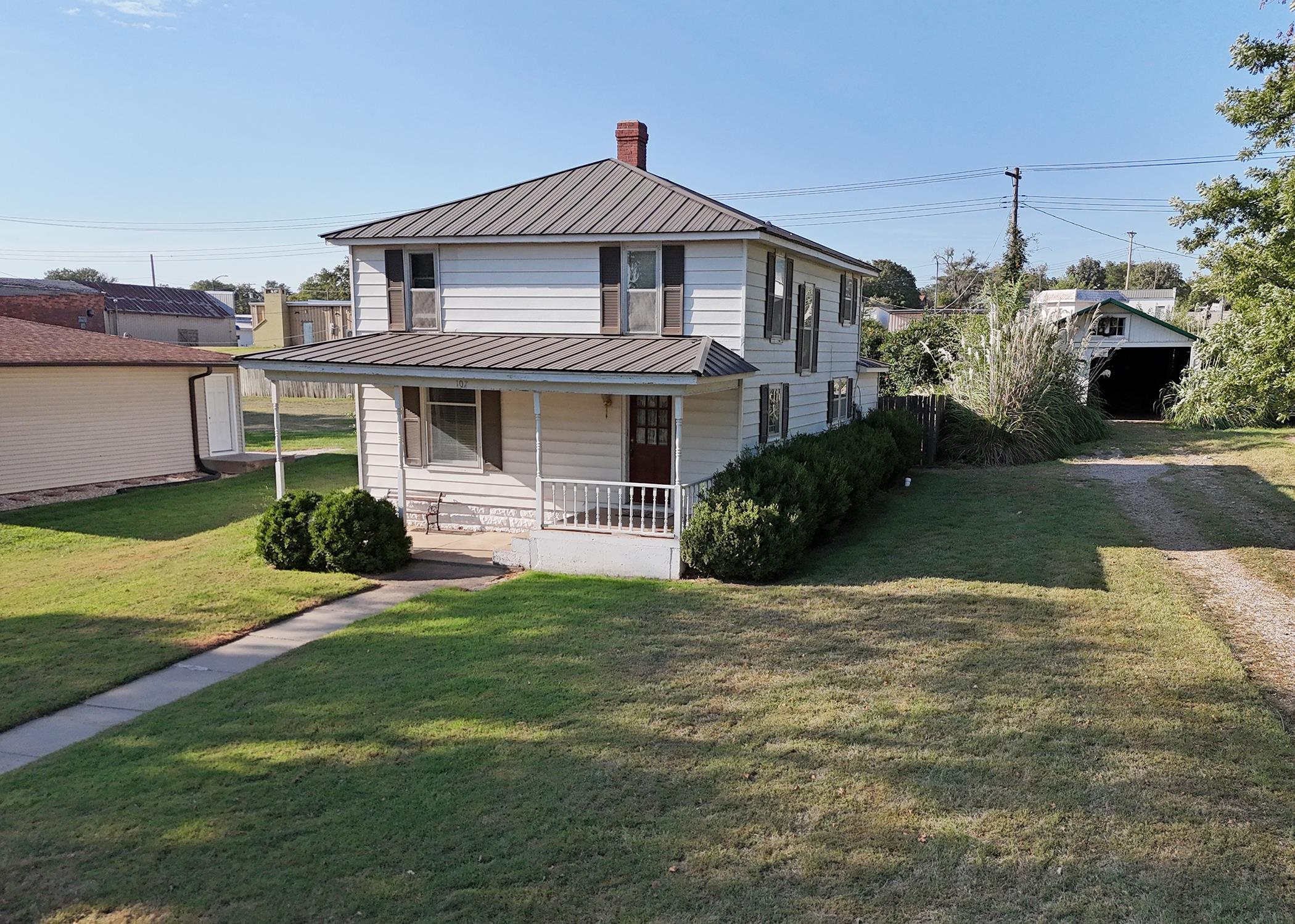 107 E Bartlett St, Clifton, KS 66937
