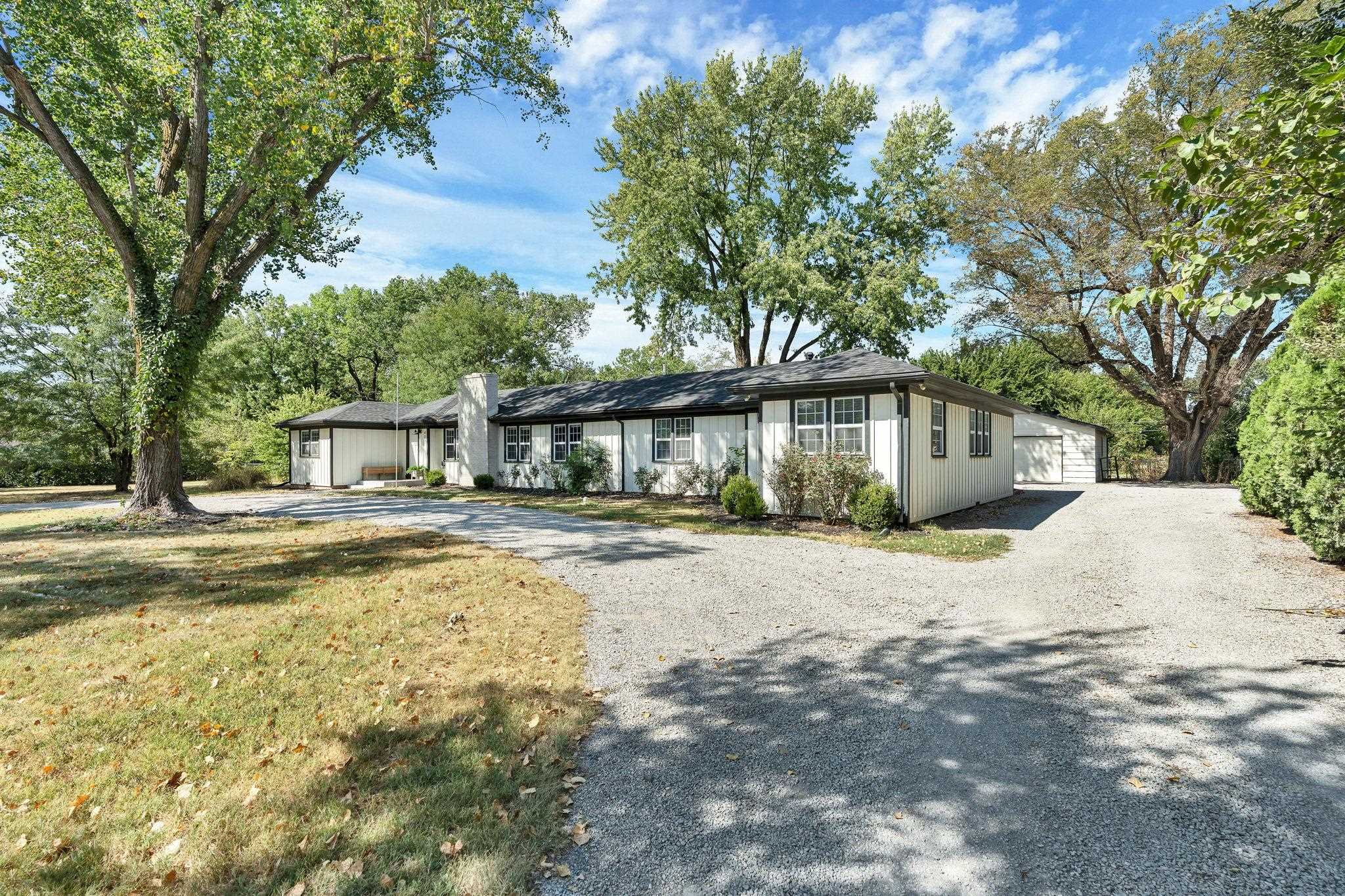 4051 N Harding, Bel Aire, KS 67220