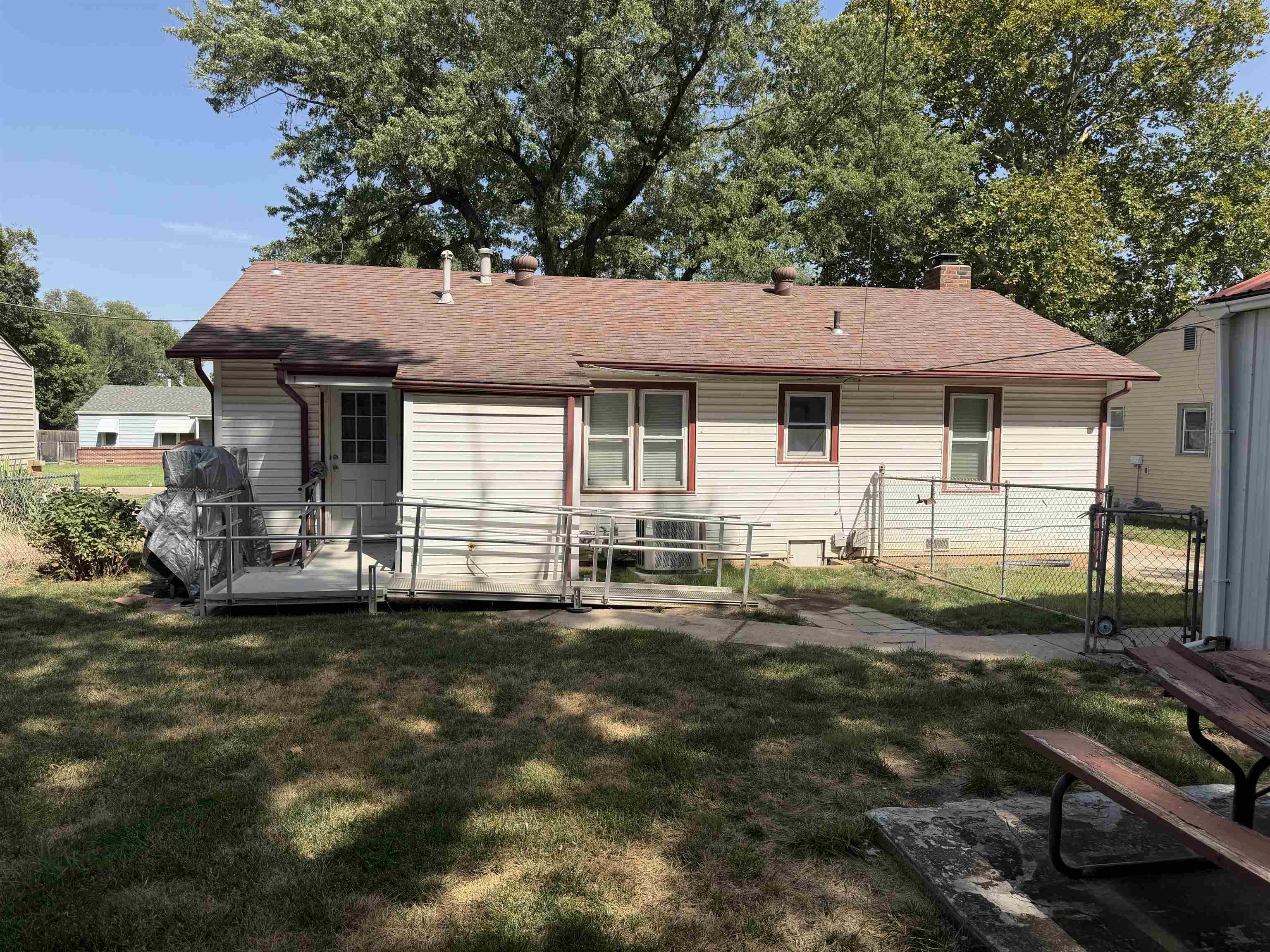 833 N Kokomo, Derby, KS 67037