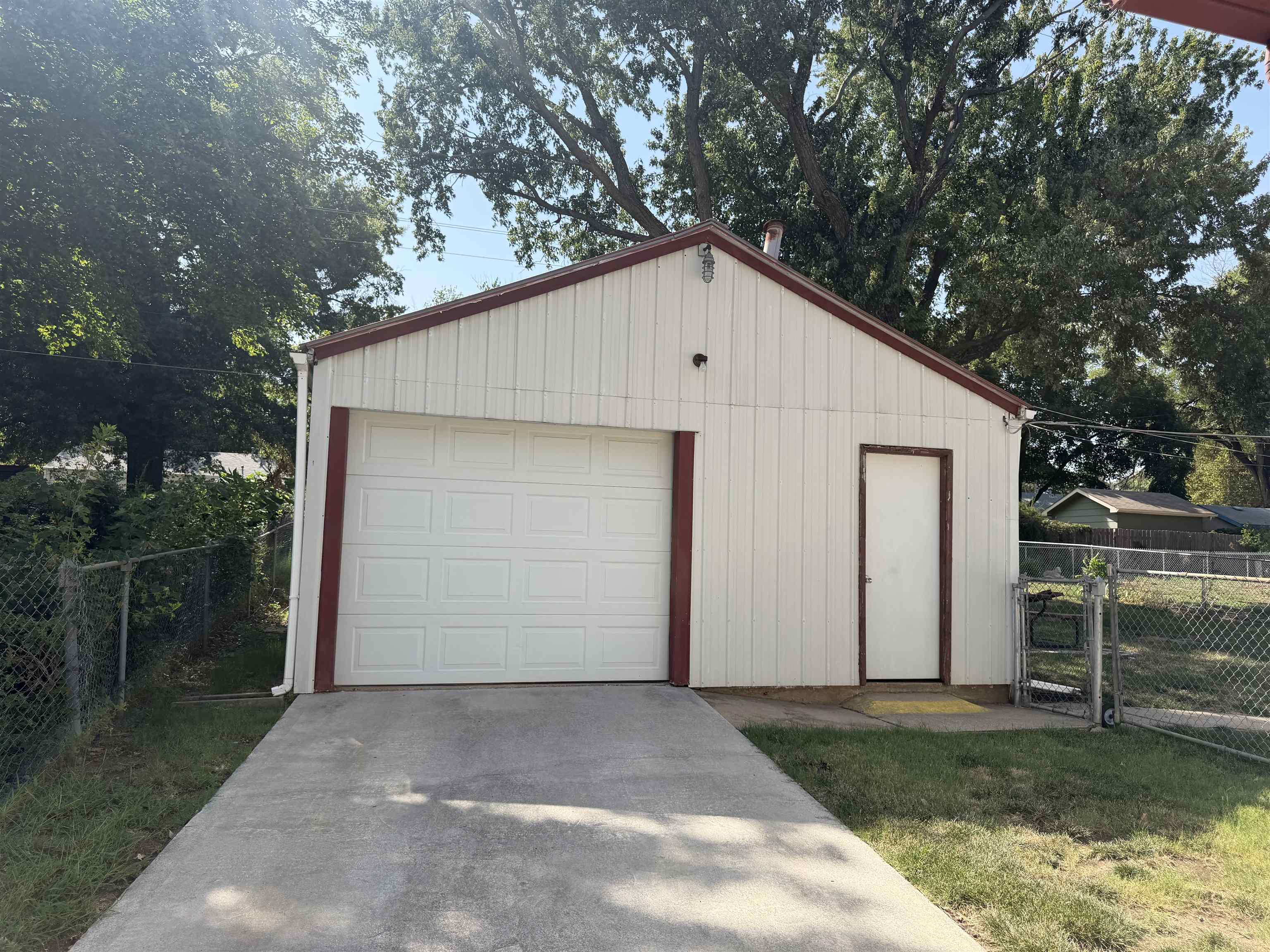833 N Kokomo, Derby, KS 67037