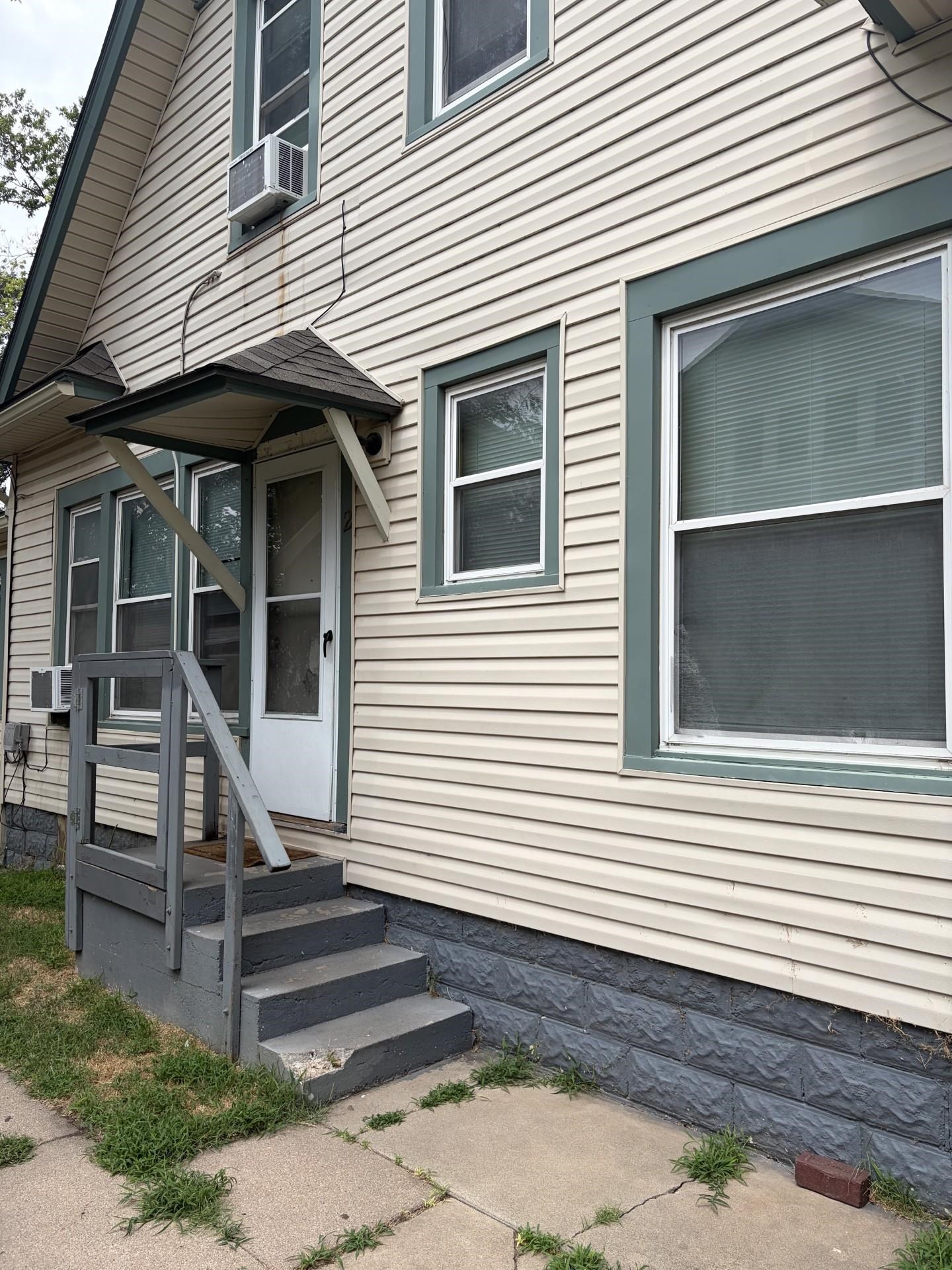 909 N Porter Ave Apts 1 4, Wichita, KS 67203