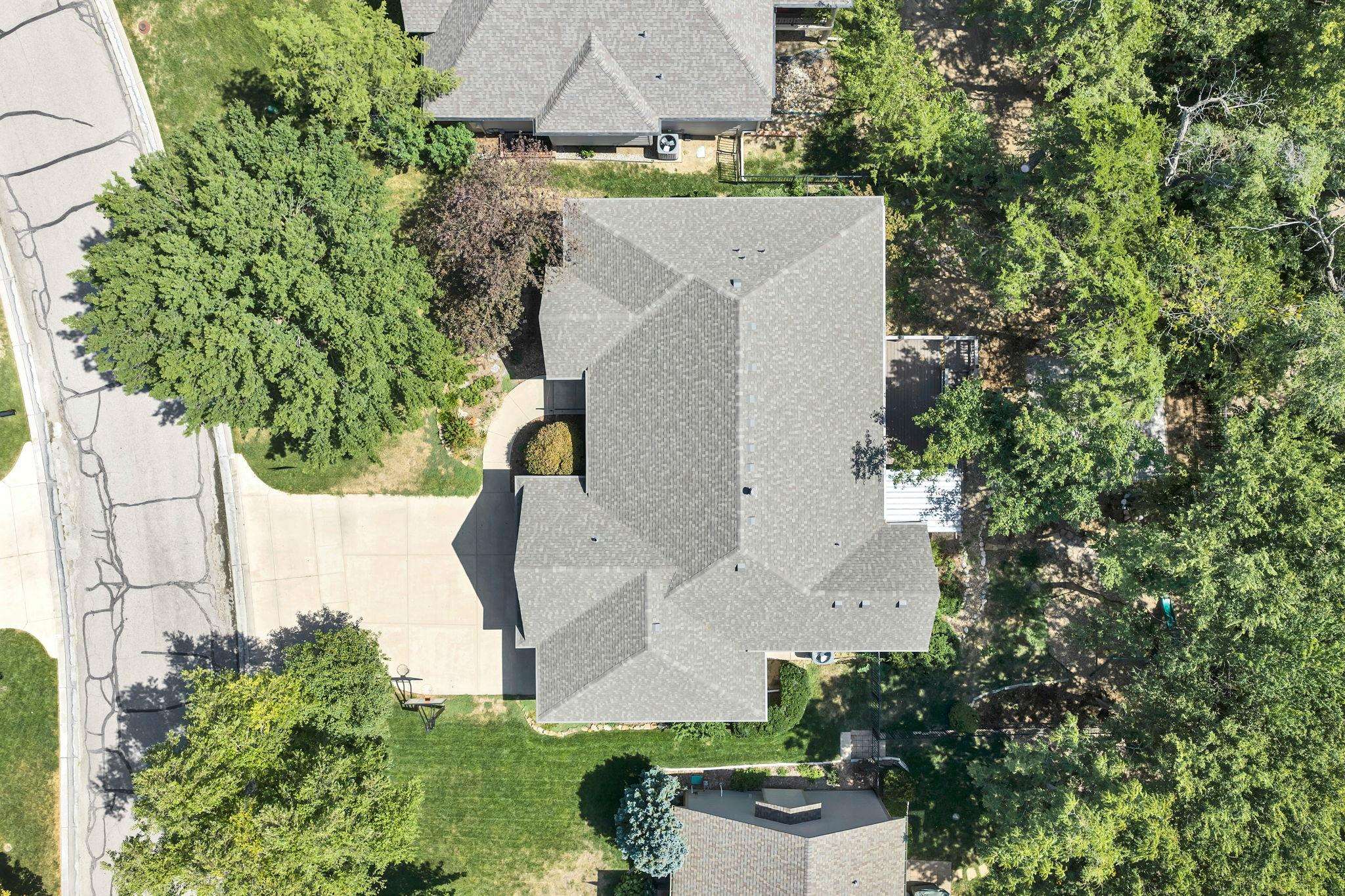 2405 N Peckham Ct, Wichita, KS 67228