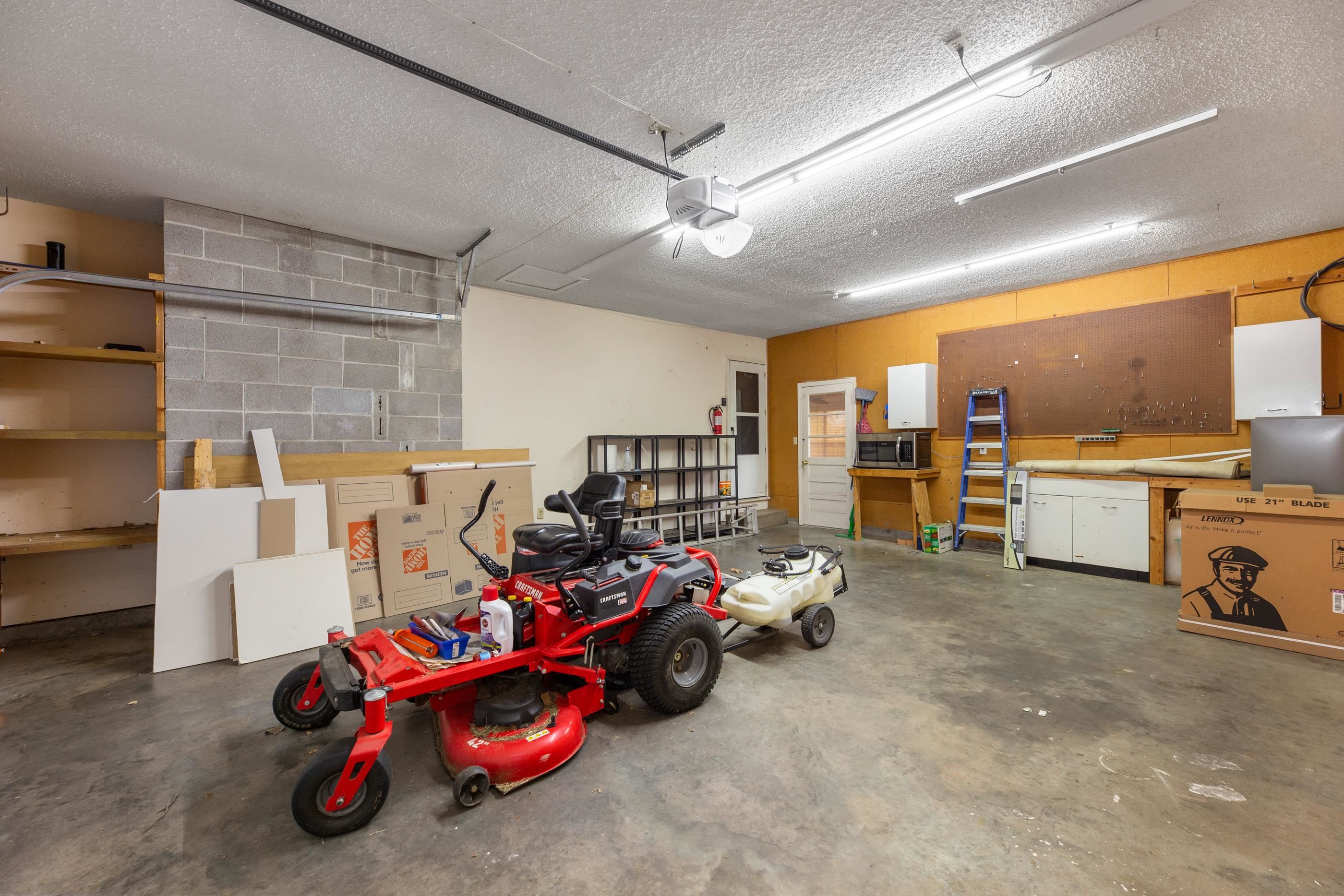 4303 Sequoia St, Hutchinson, KS 67502