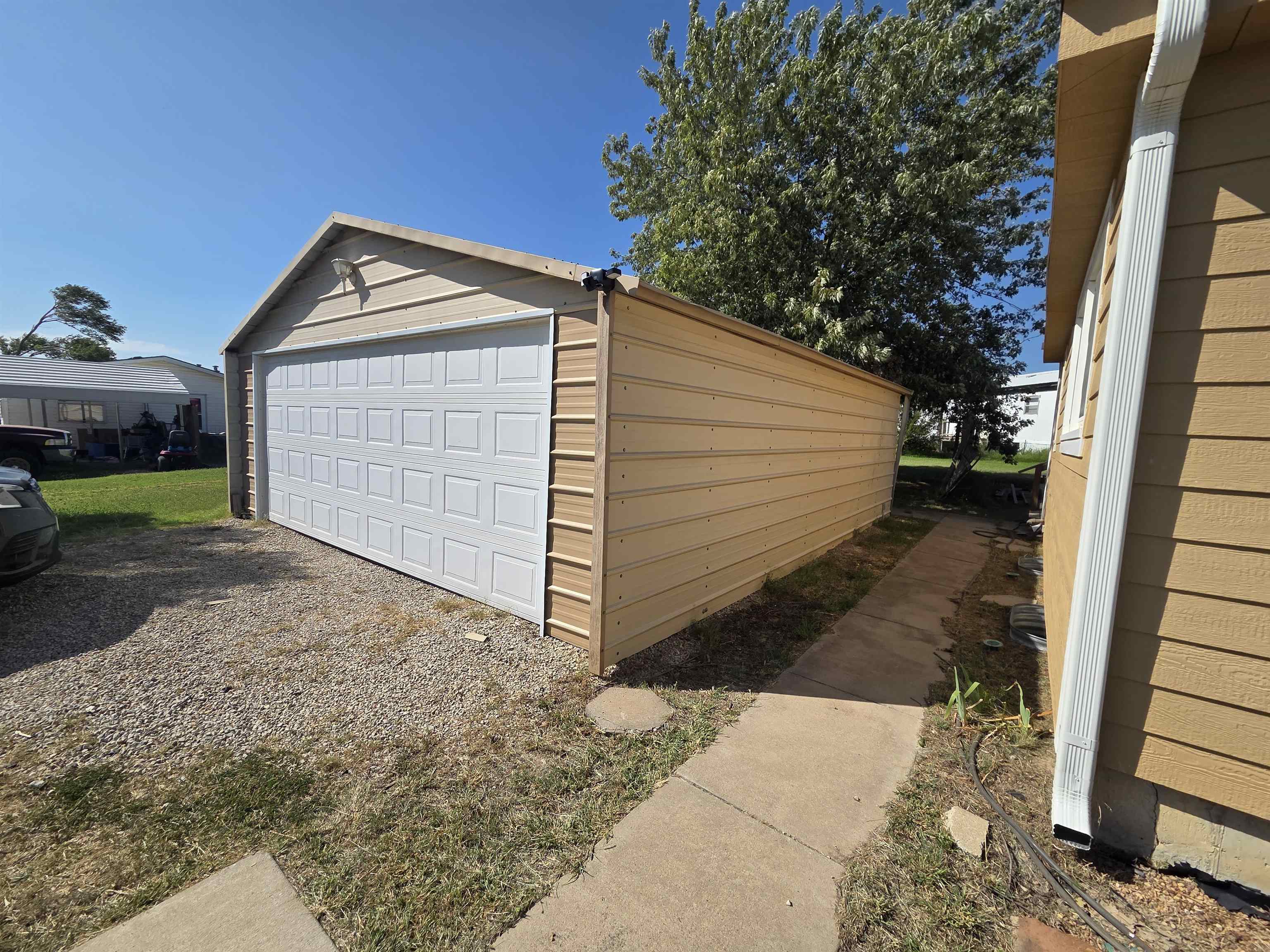 7508 W Frontier St, Salina, KS 67401